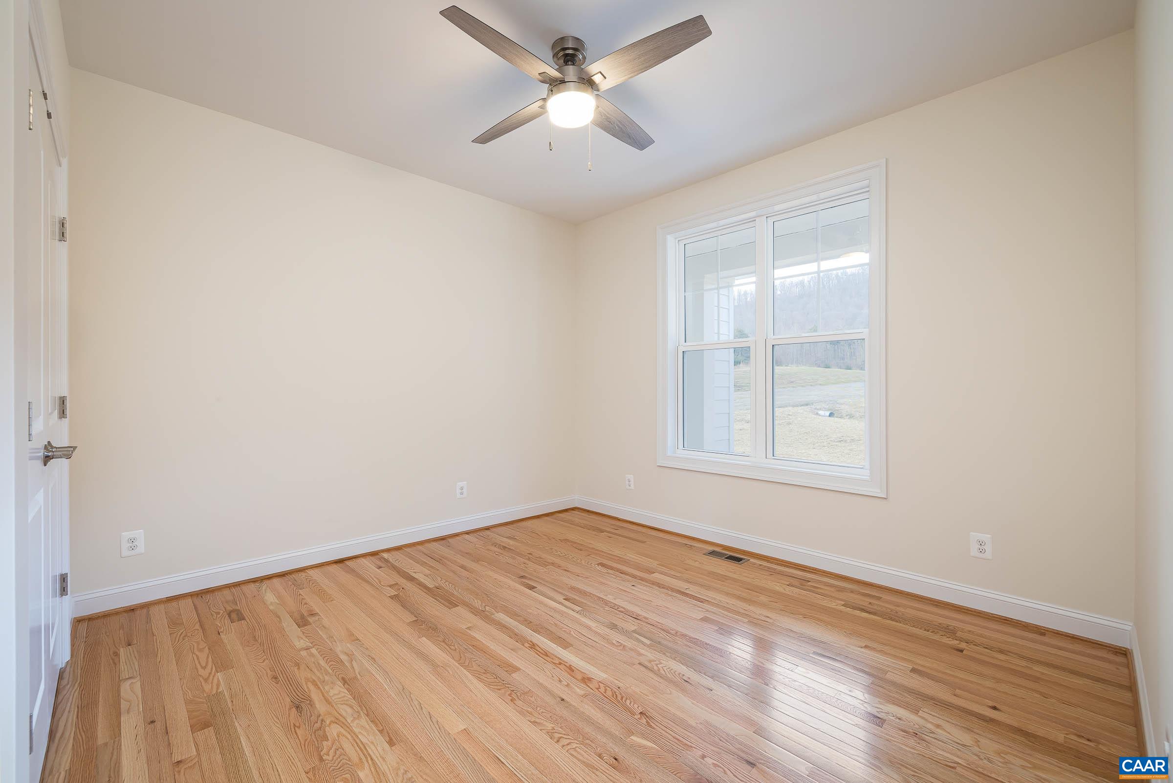 102 TIERNEY LN