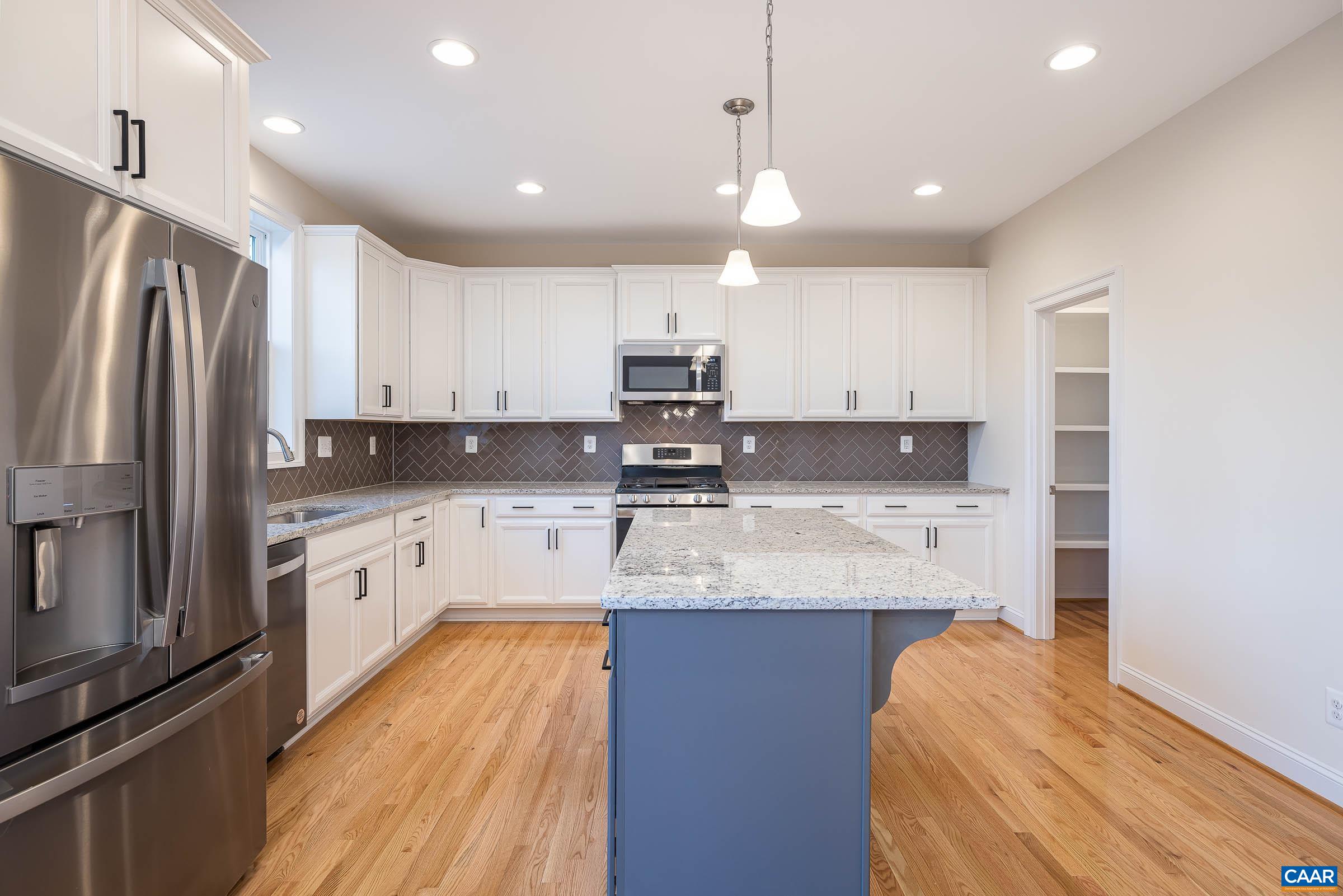 102 TIERNEY LN