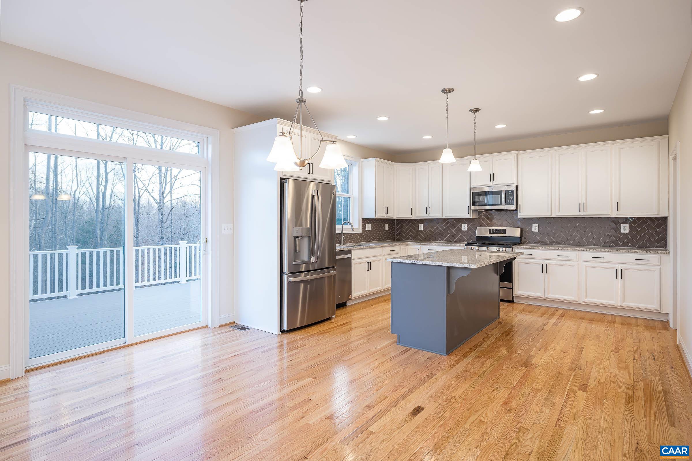 102 TIERNEY LN
