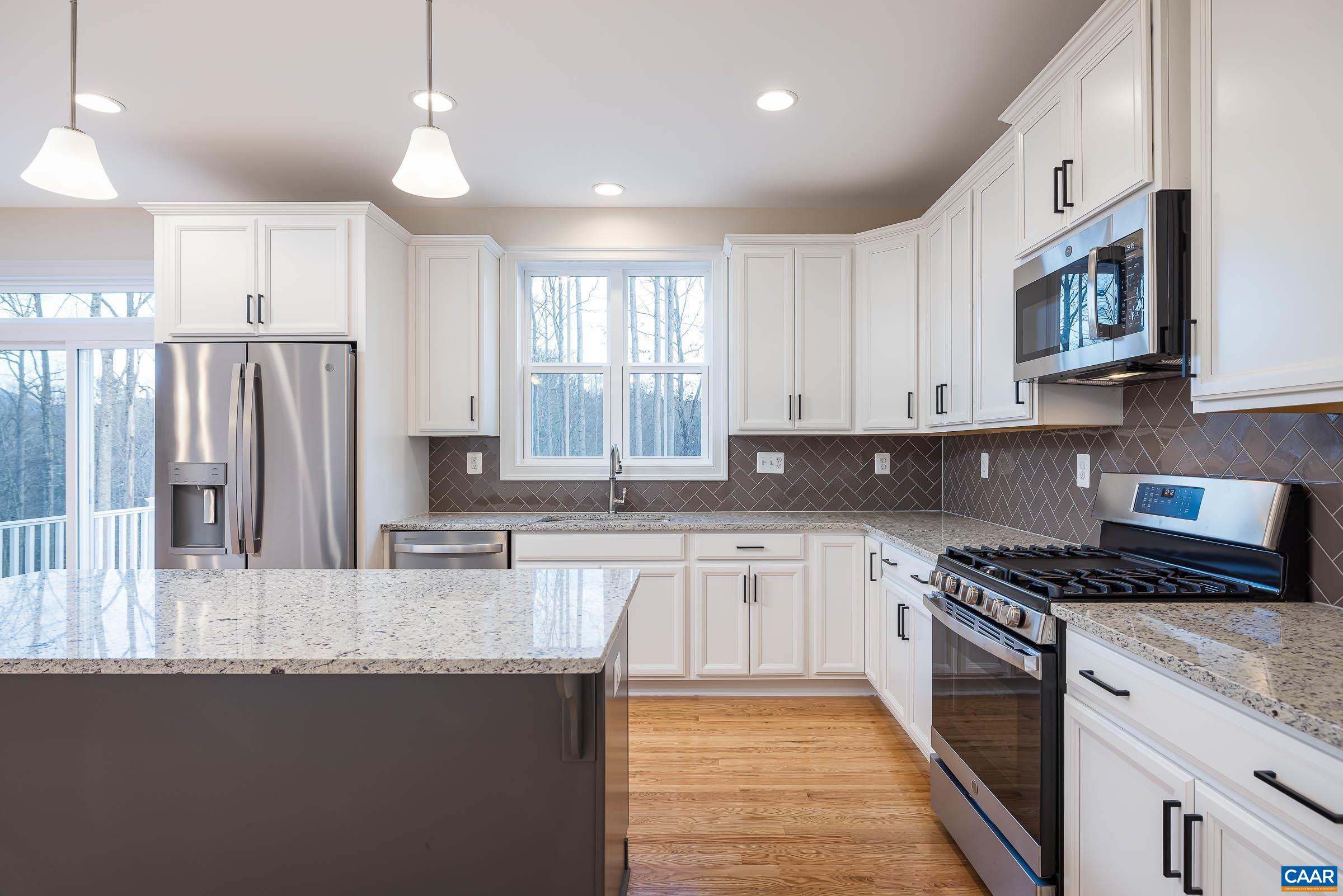 102 TIERNEY LN