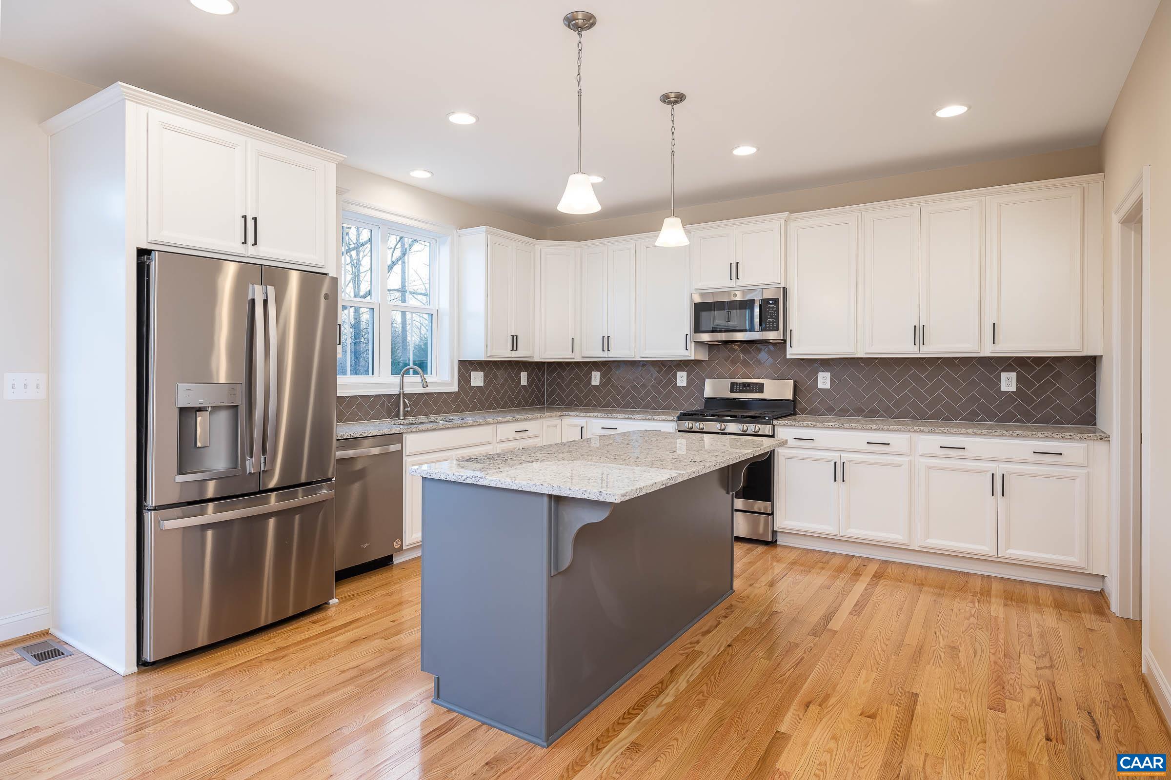 102 TIERNEY LN