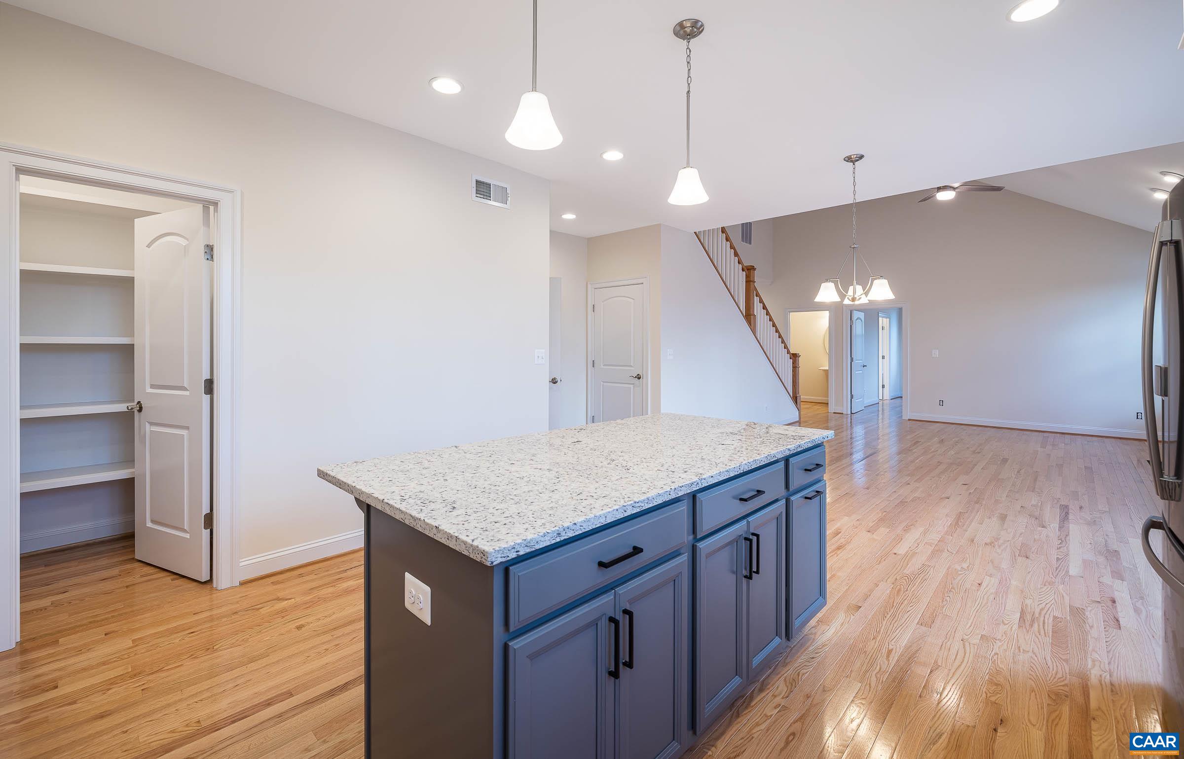 102 TIERNEY LN