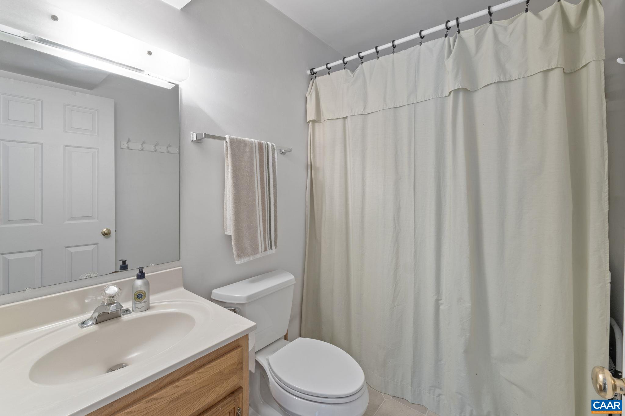 1043 AMBER RIDGE DR