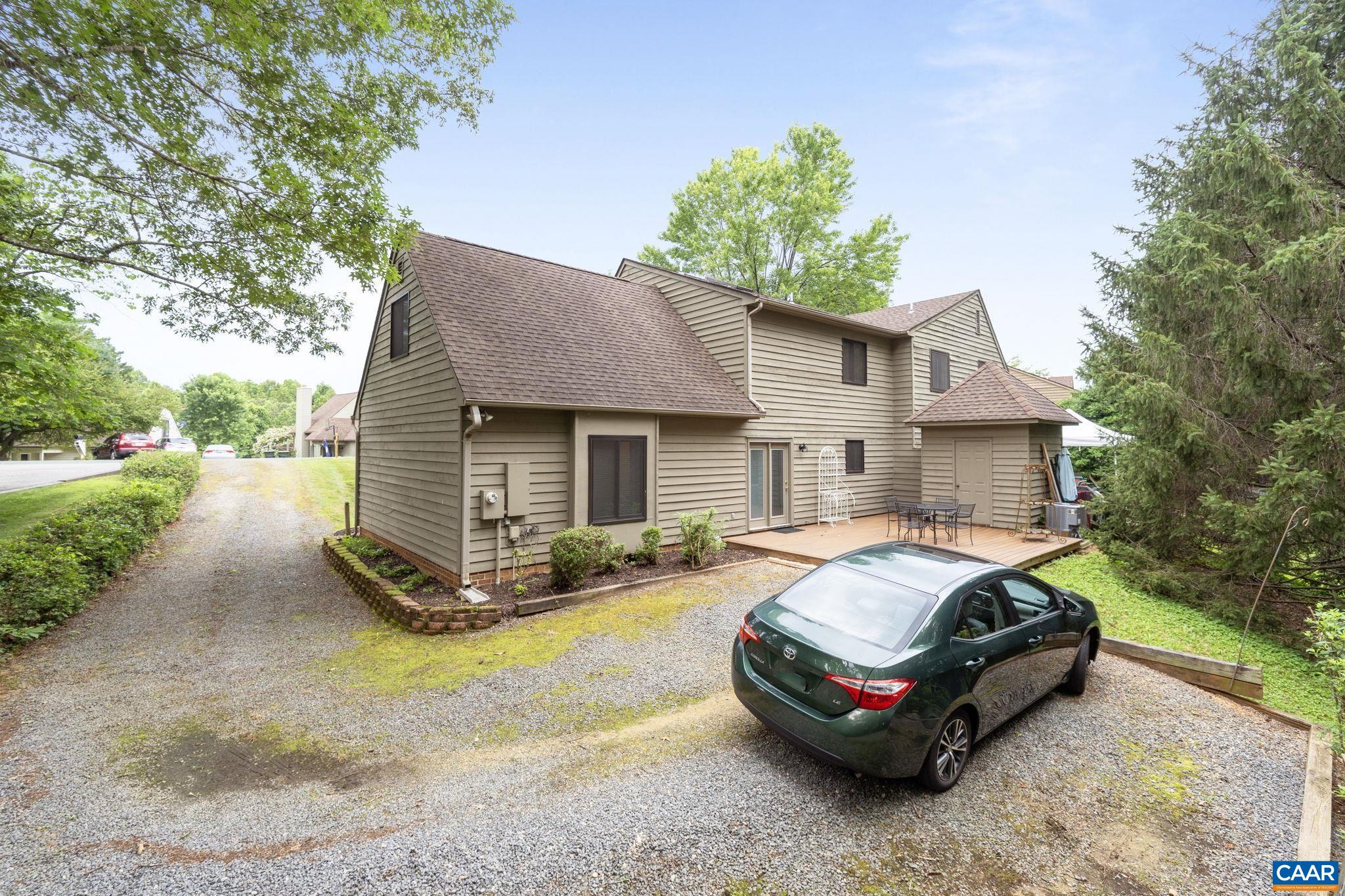 1043 AMBER RIDGE DR