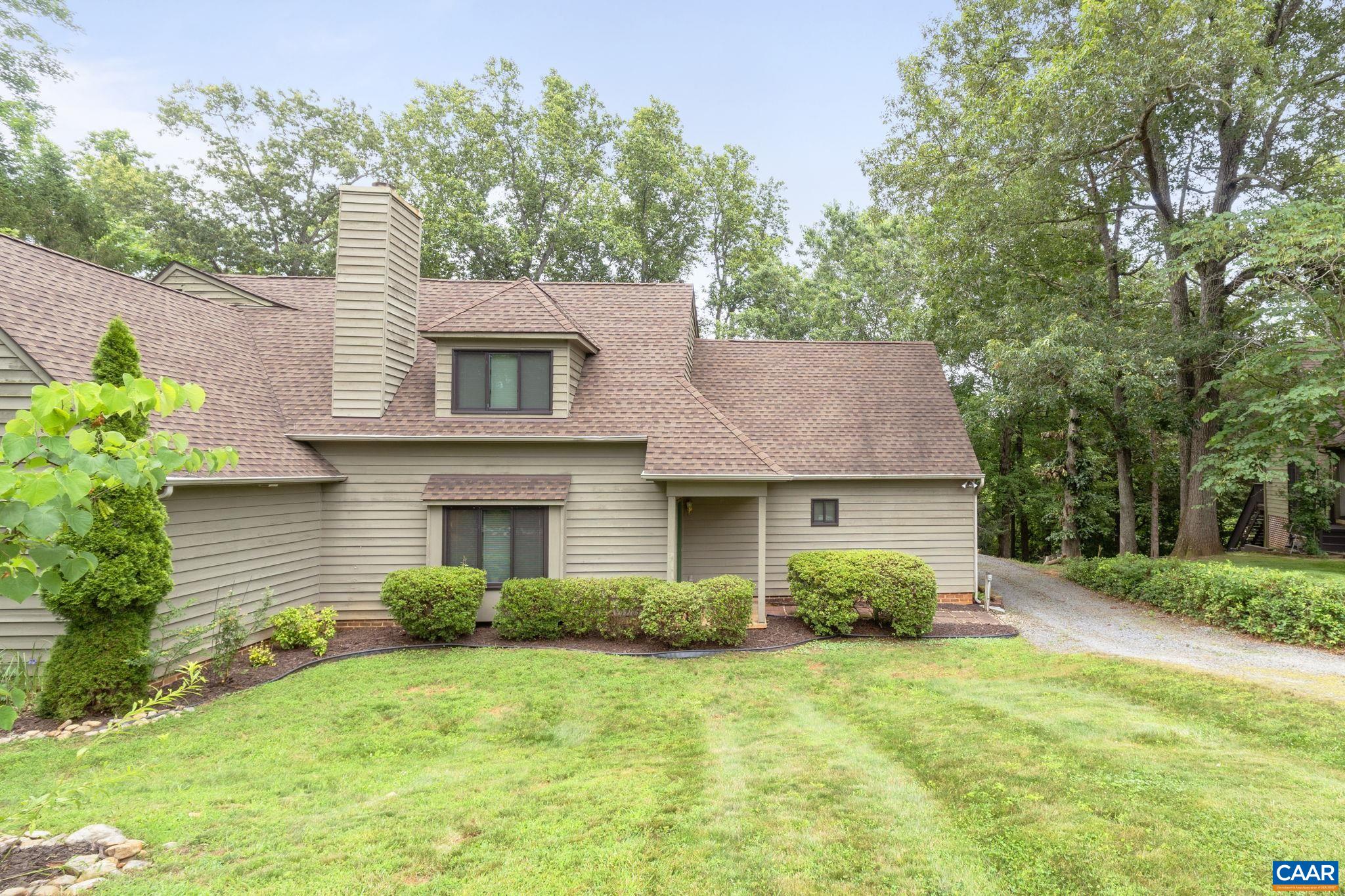 1043 AMBER RIDGE DR