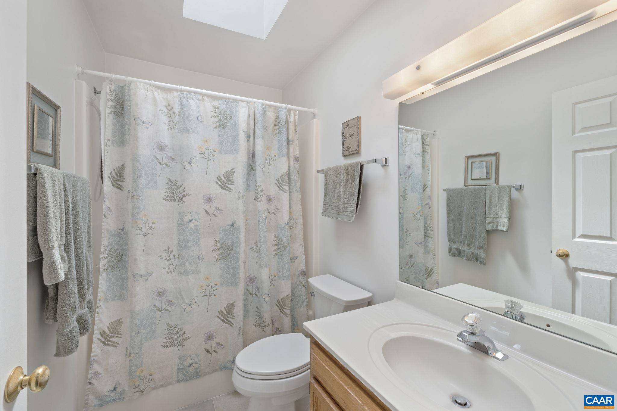 1043 AMBER RIDGE DR