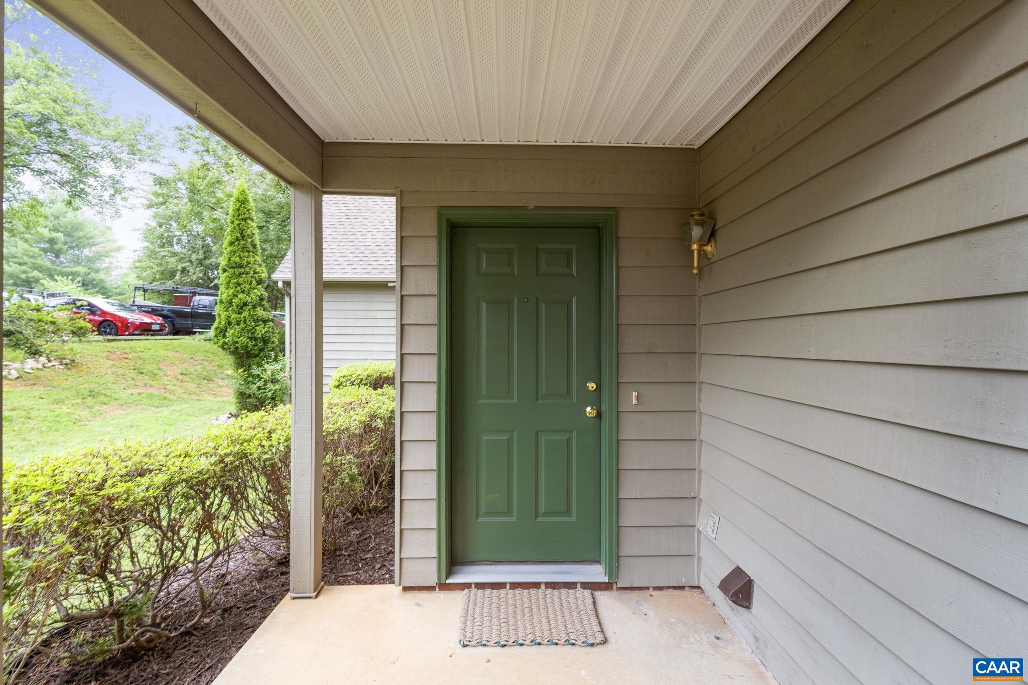 1043 AMBER RIDGE DR