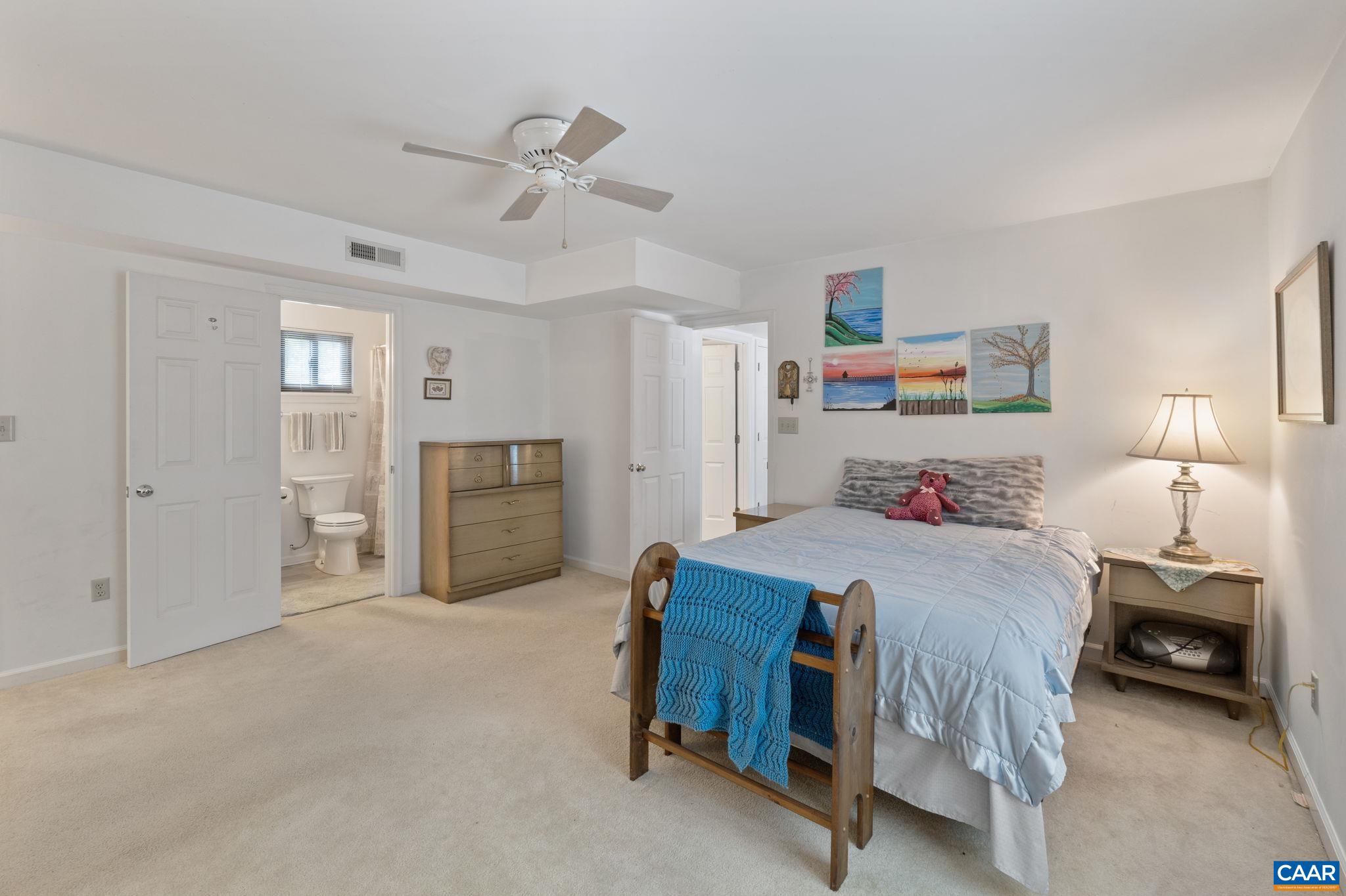 1043 AMBER RIDGE DR