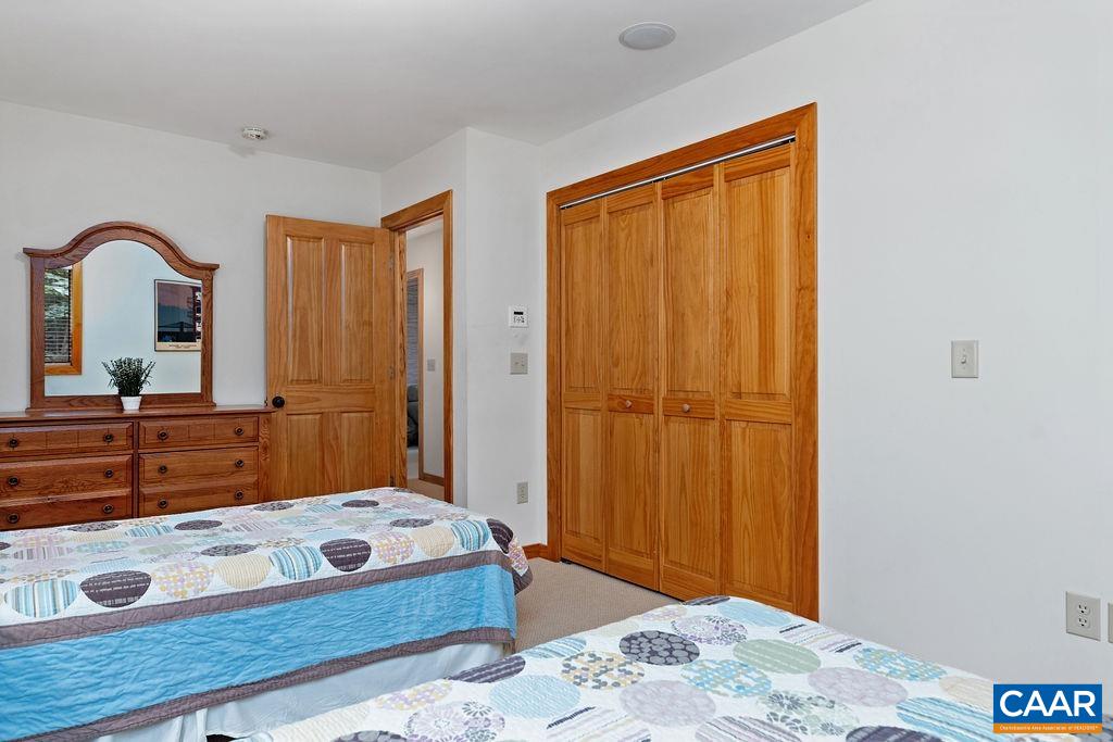 43 KNOB HILL PL
