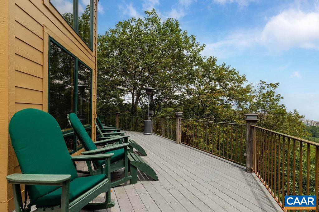 43 KNOB HILL PL