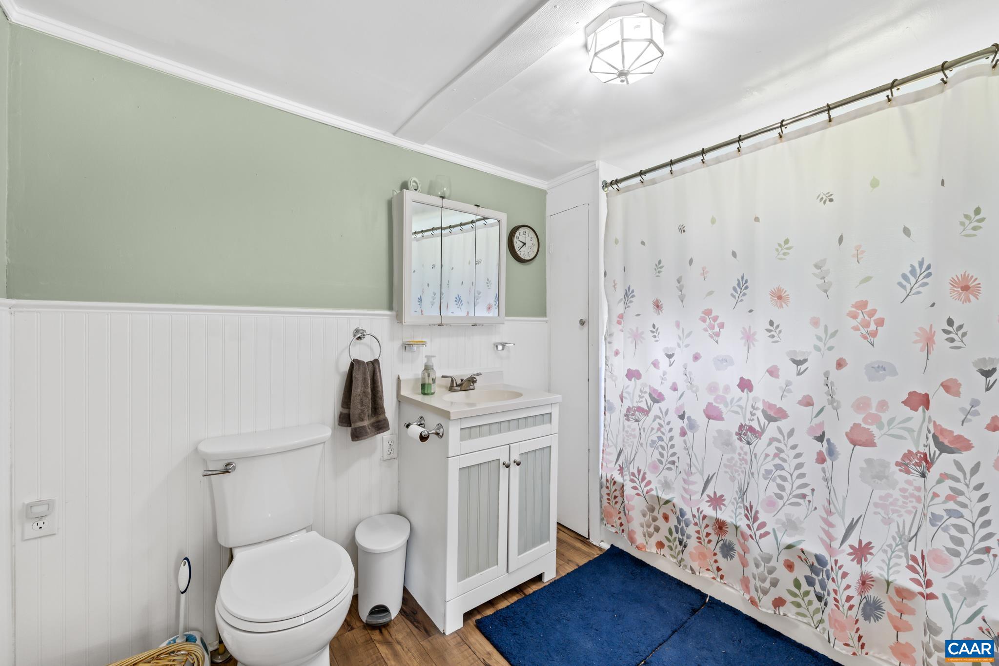 304 MARTIN KINGS RD