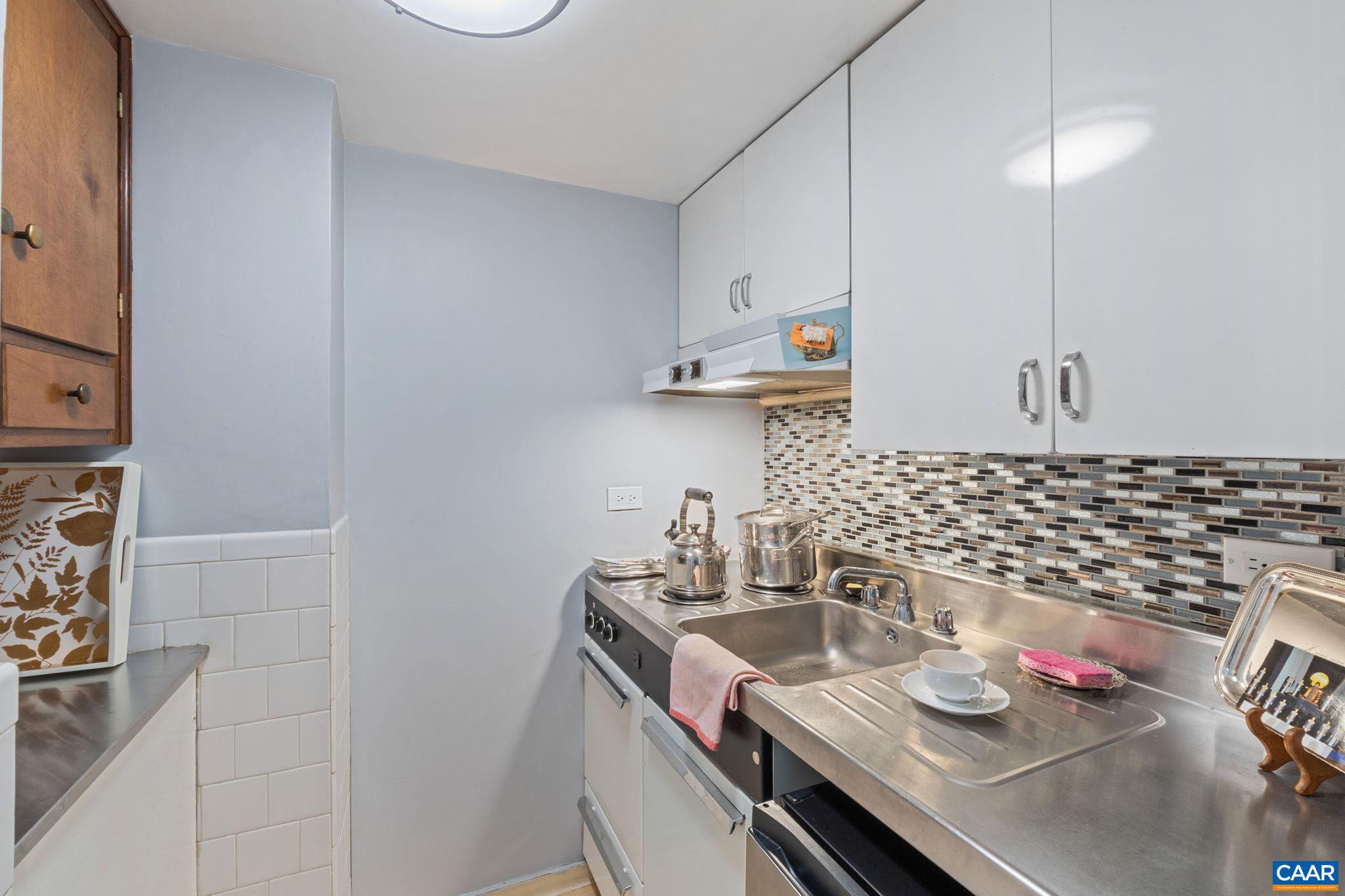 500 COURT SQ Unit: 901