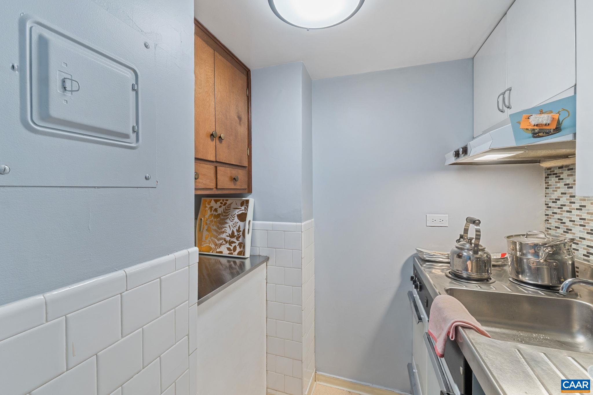 500 COURT SQ Unit: 901