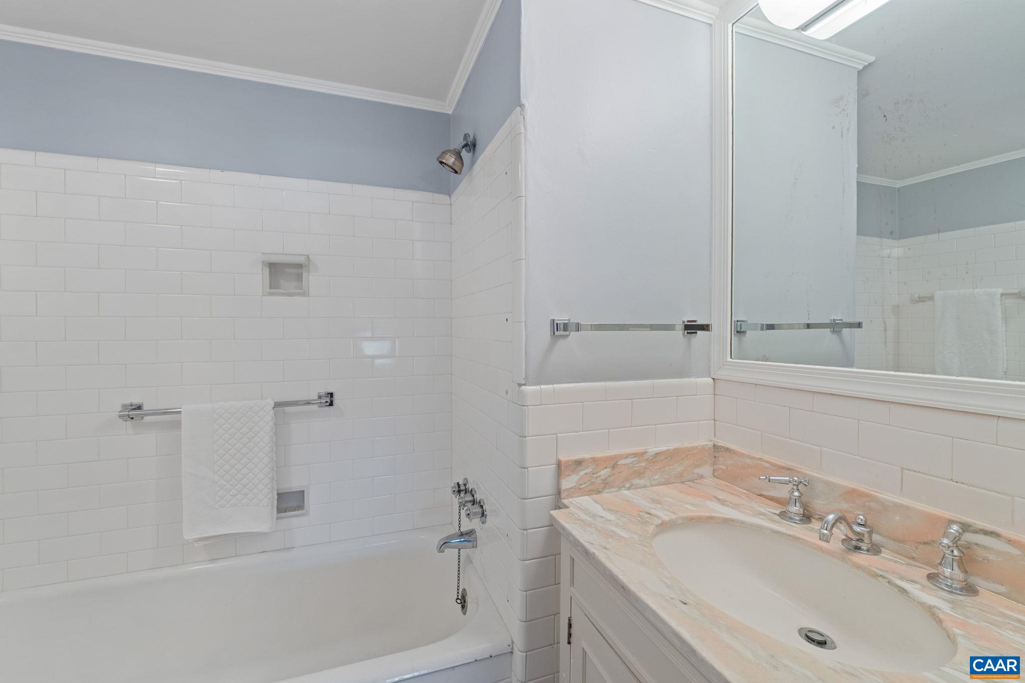 500 COURT SQ Unit: 901