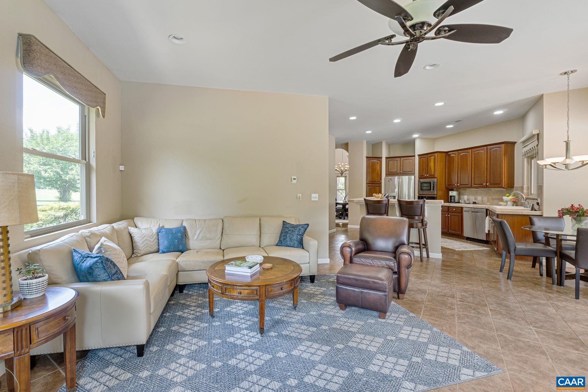 408 KENT LN