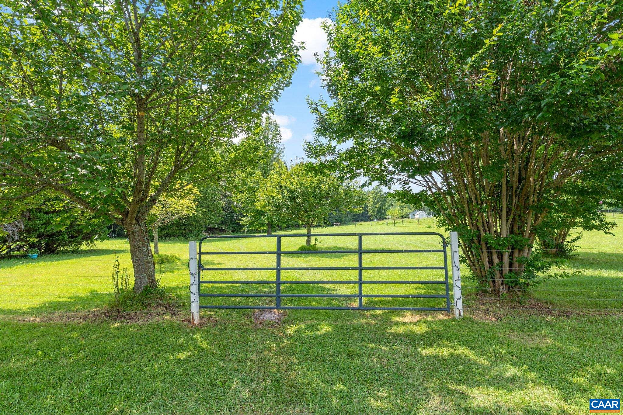 408 KENT LN