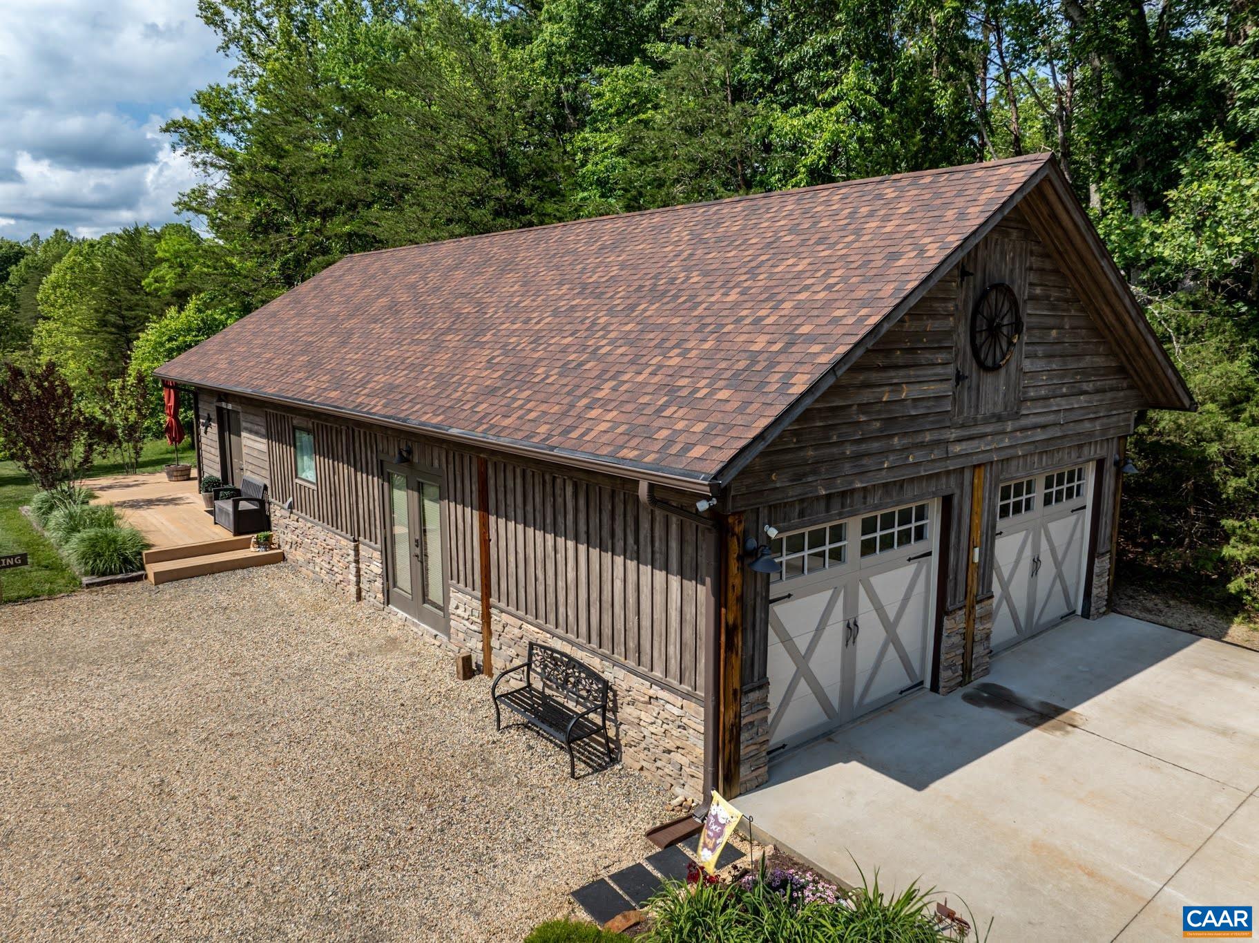 301 SYCAMORE LN