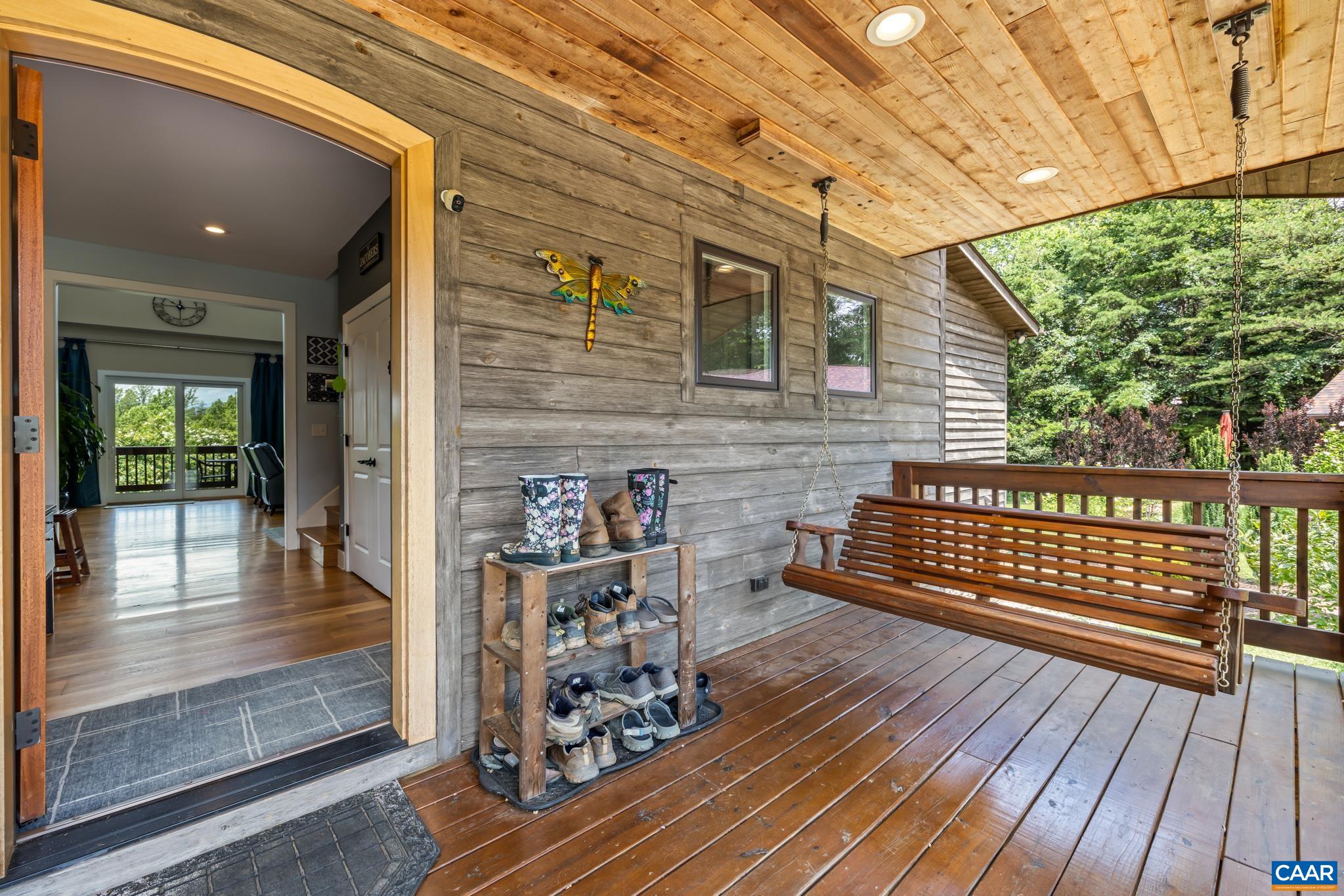 301 SYCAMORE LN