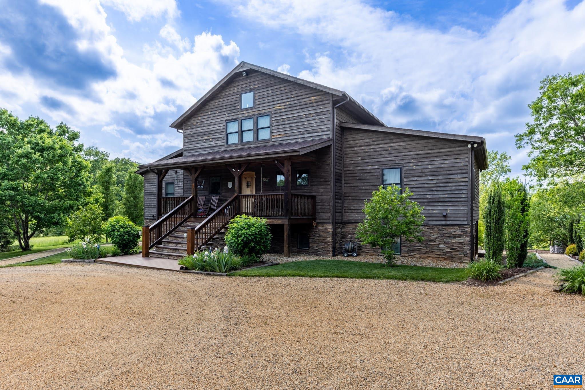 301 SYCAMORE LN