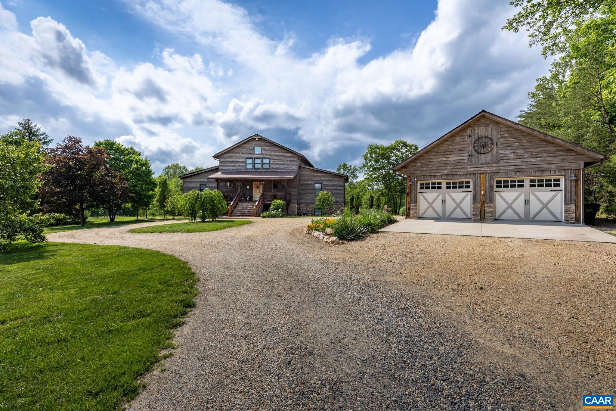 301 SYCAMORE LN