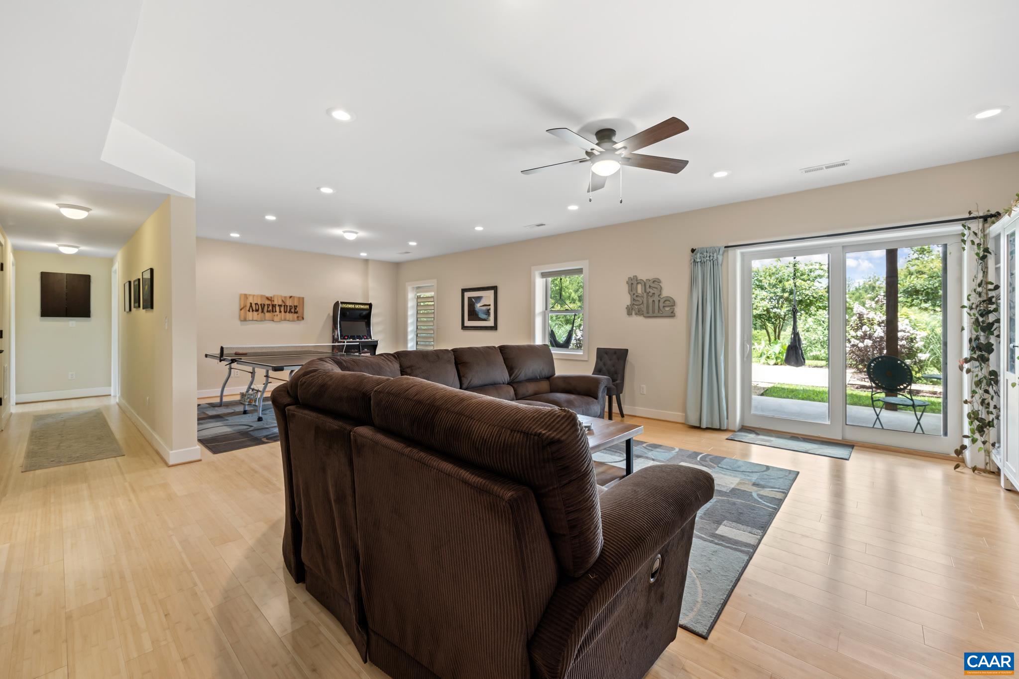 301 SYCAMORE LN