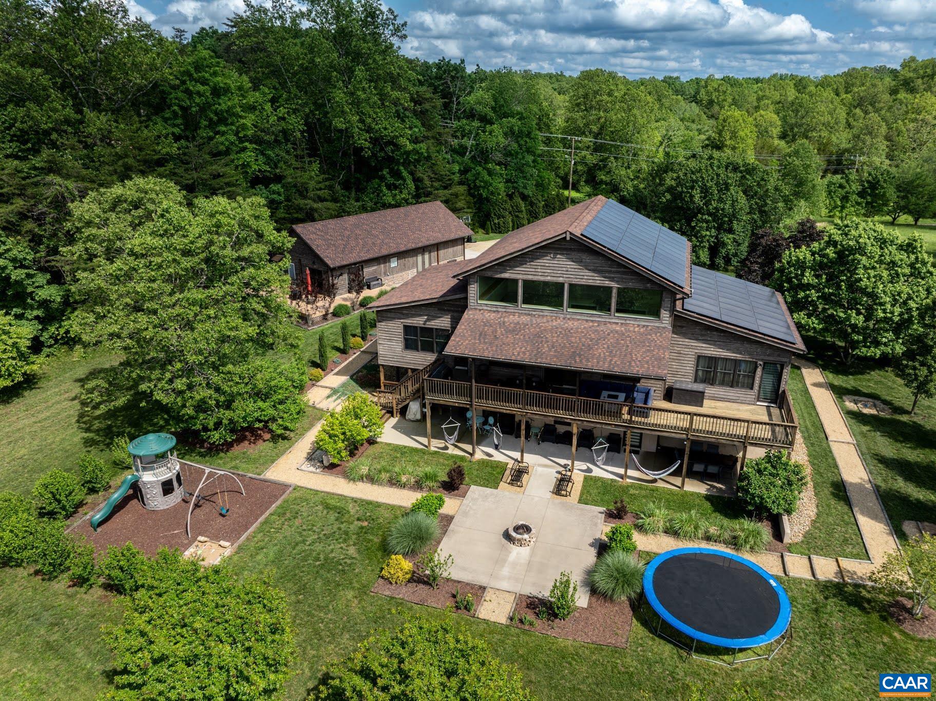 301 SYCAMORE LN