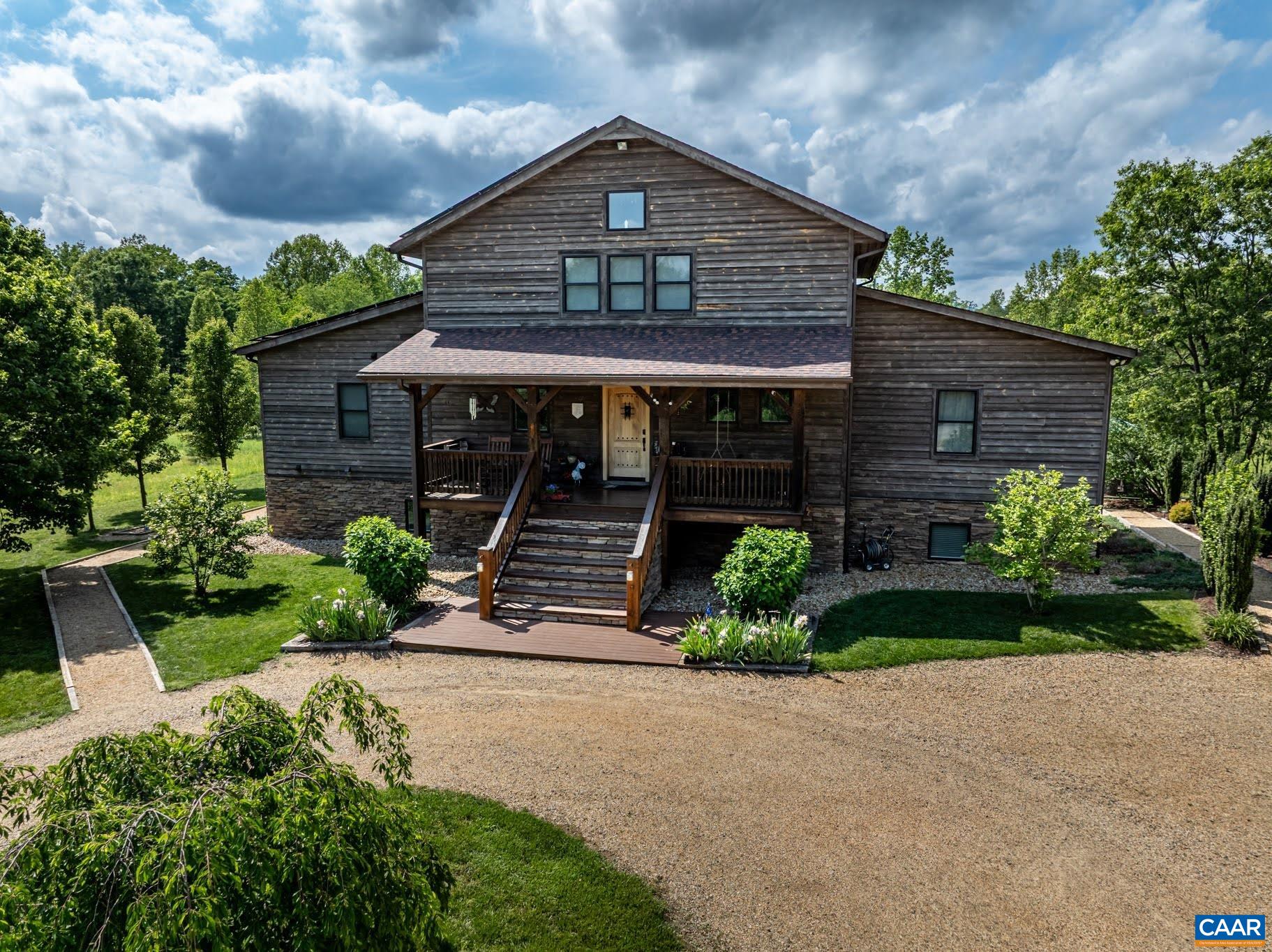 301 SYCAMORE LN