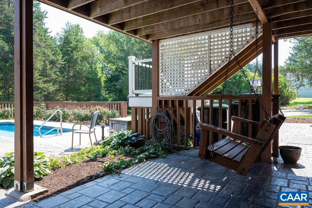 464 WOODLANDS RD