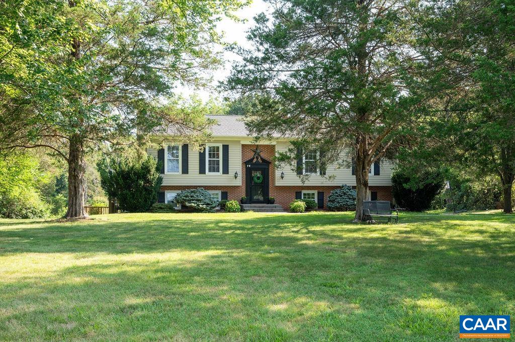464 WOODLANDS RD