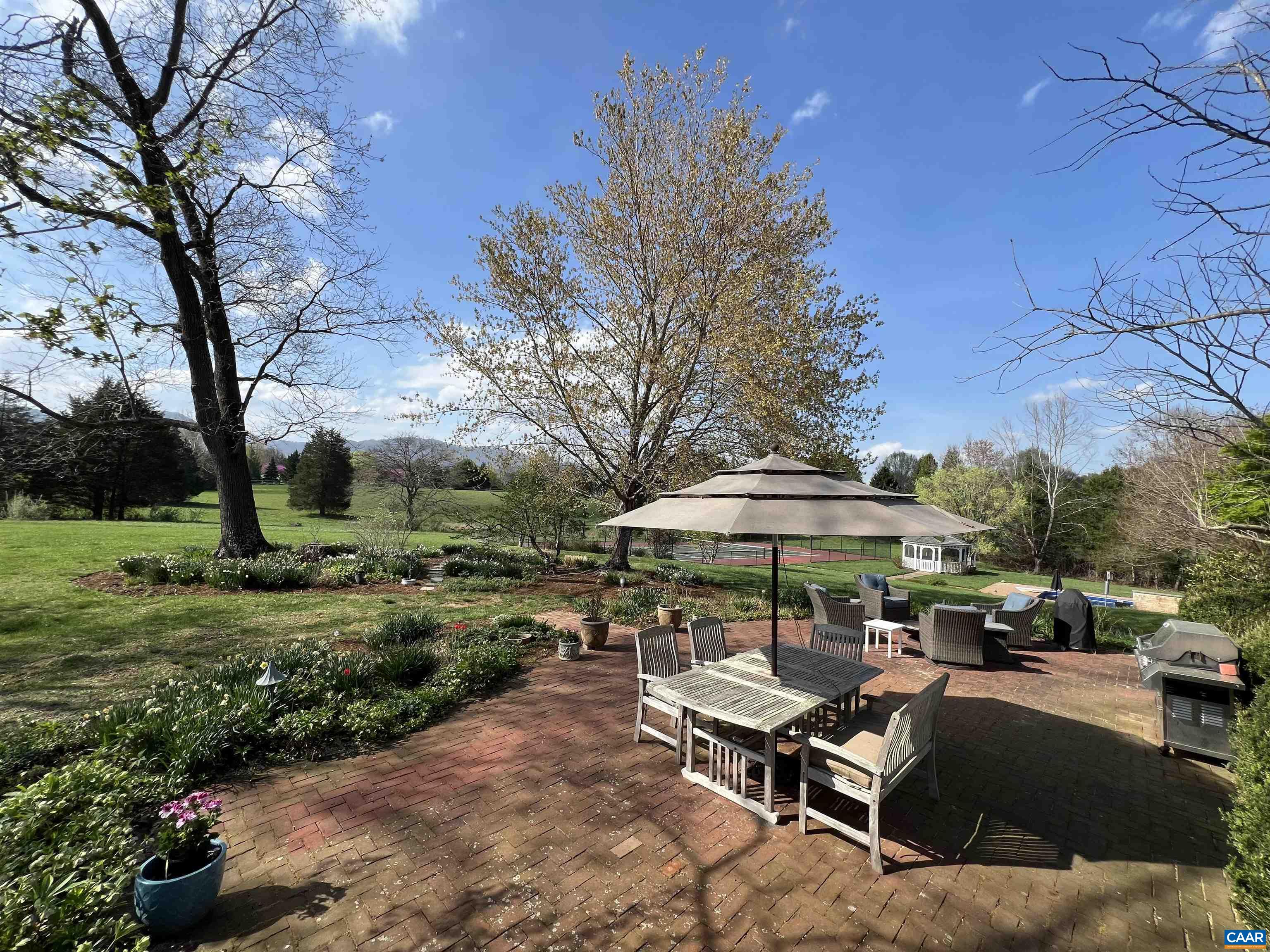 4749 WESLEY CHAPEL RD