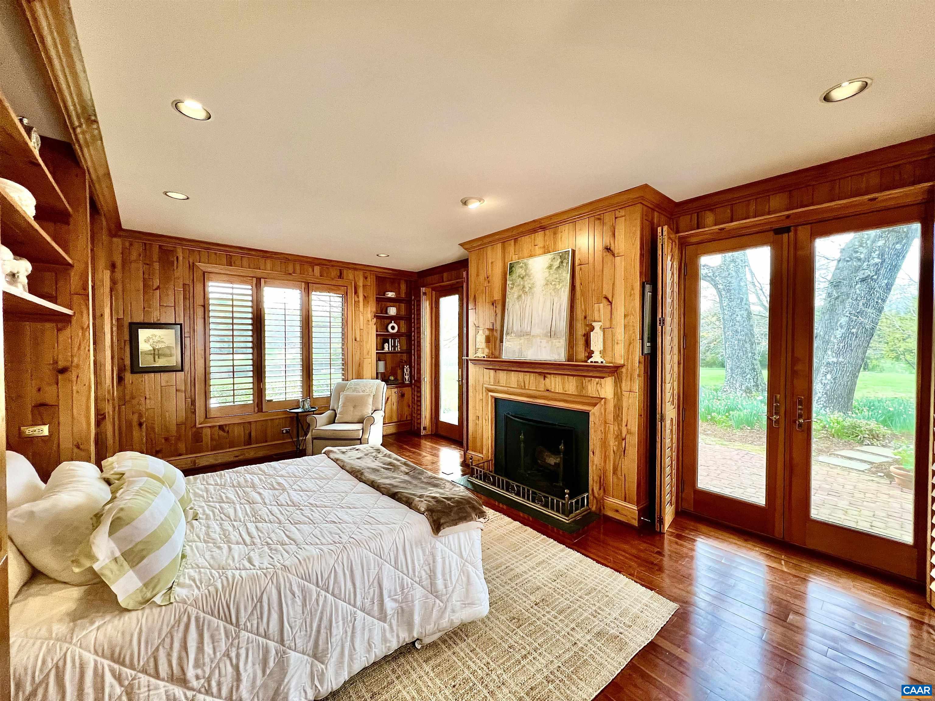 4749 WESLEY CHAPEL RD