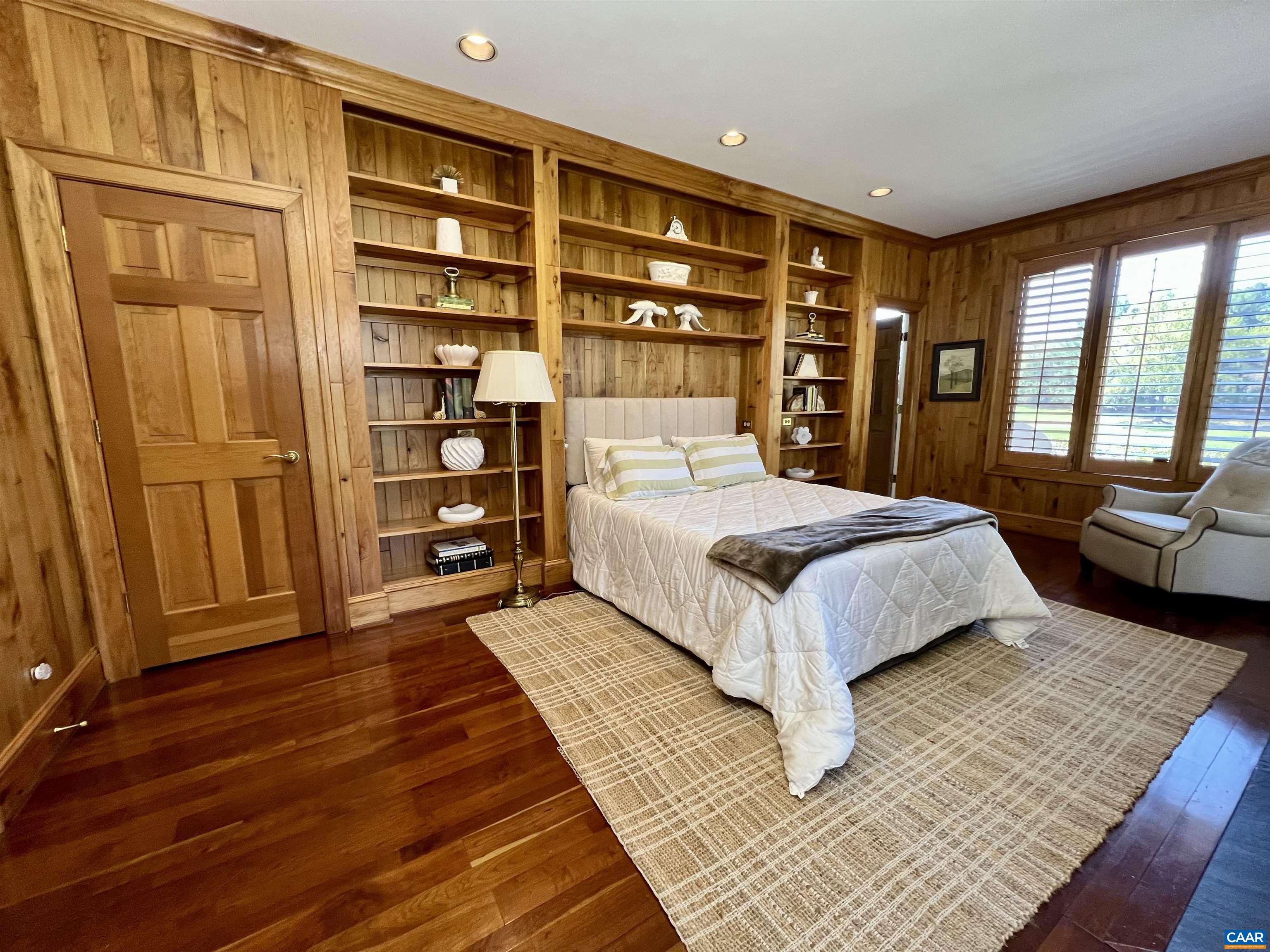 4749 WESLEY CHAPEL RD