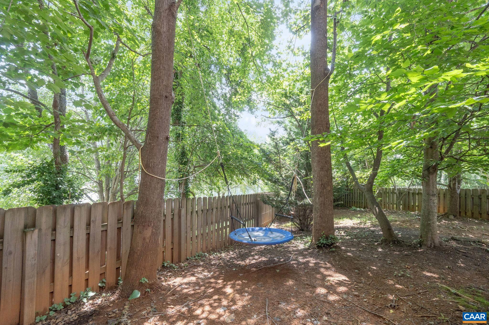 214 HUNTLEY AVE