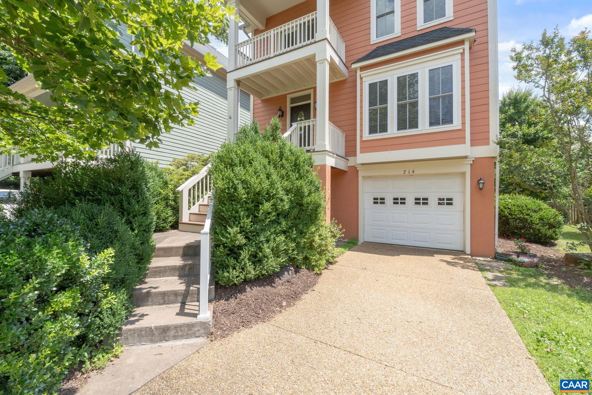 214 HUNTLEY AVE