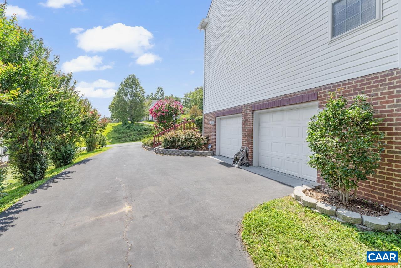 358 LEAPING FOX CT