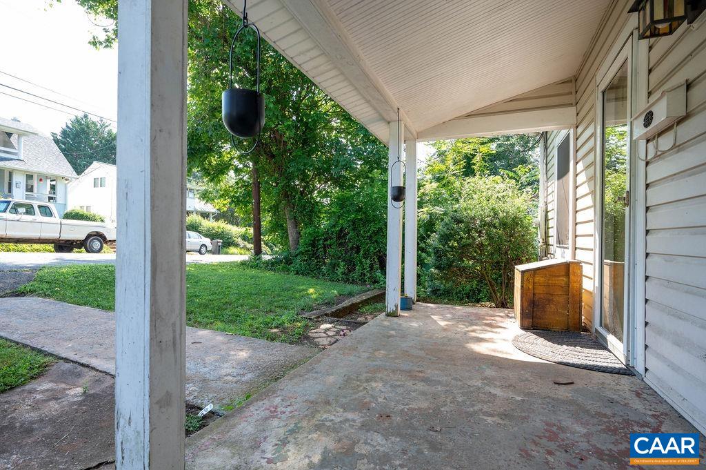 1308 POPLAR ST