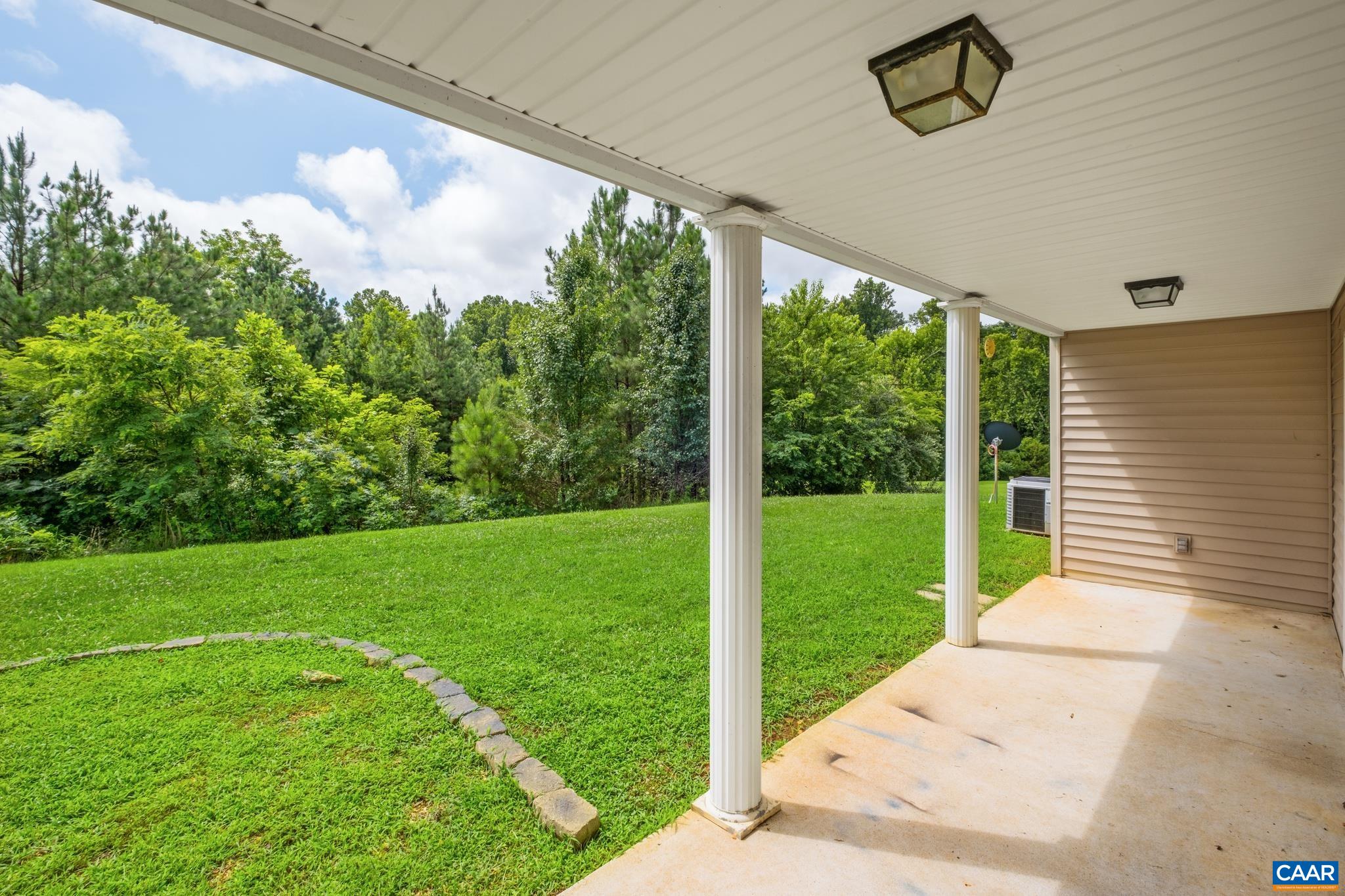 114 MEADOW GREEN CT