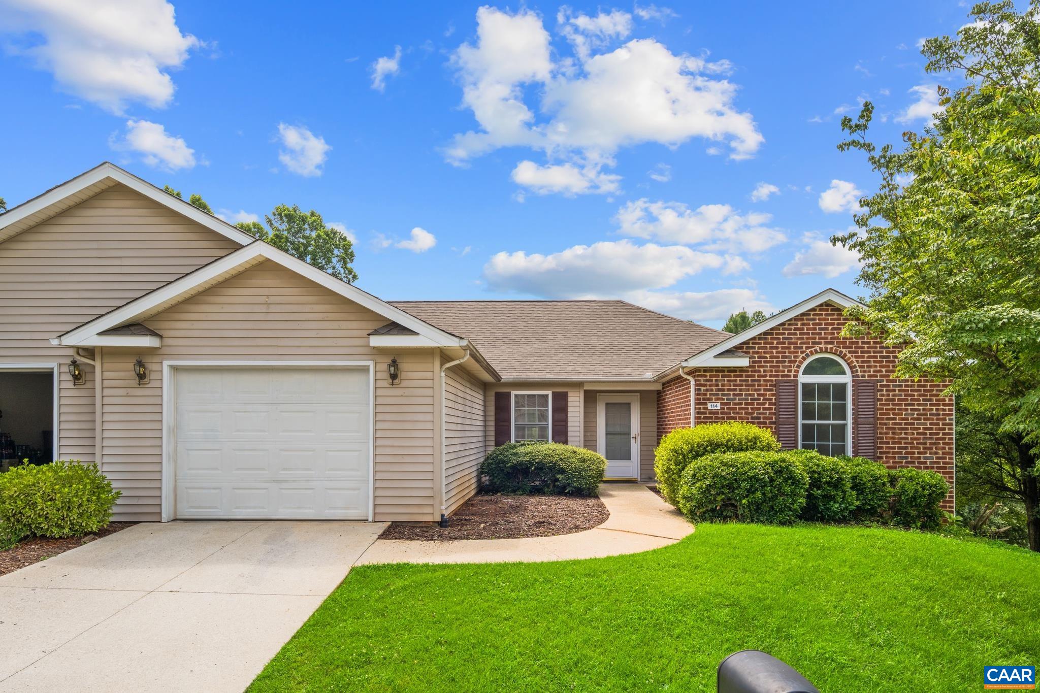 114 MEADOW GREEN CT