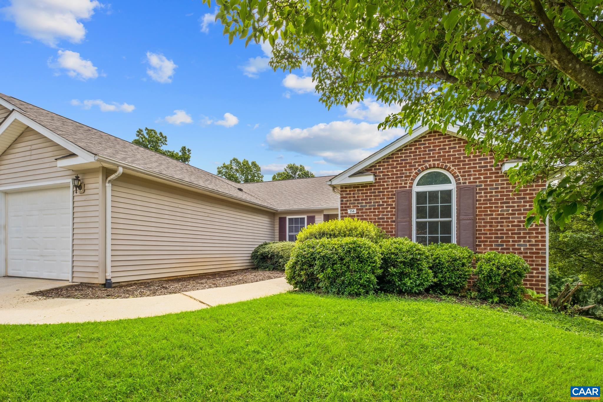 114 MEADOW GREEN CT