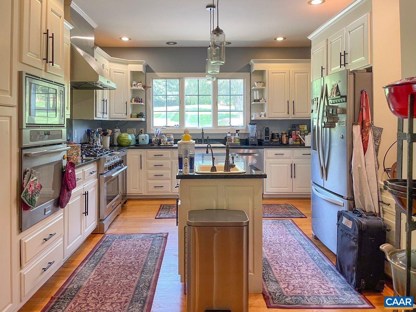 935 GARTH RD