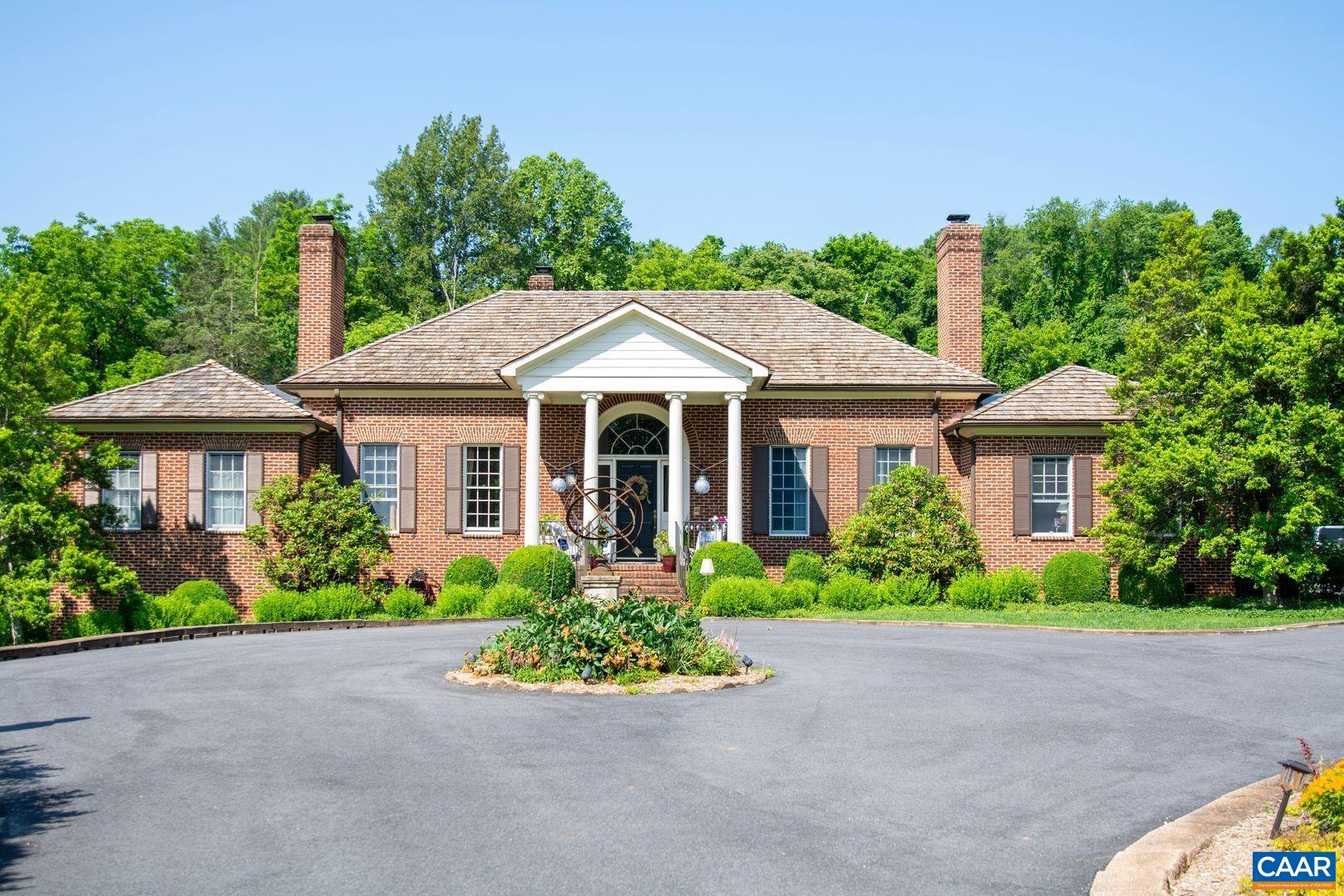 935 GARTH RD