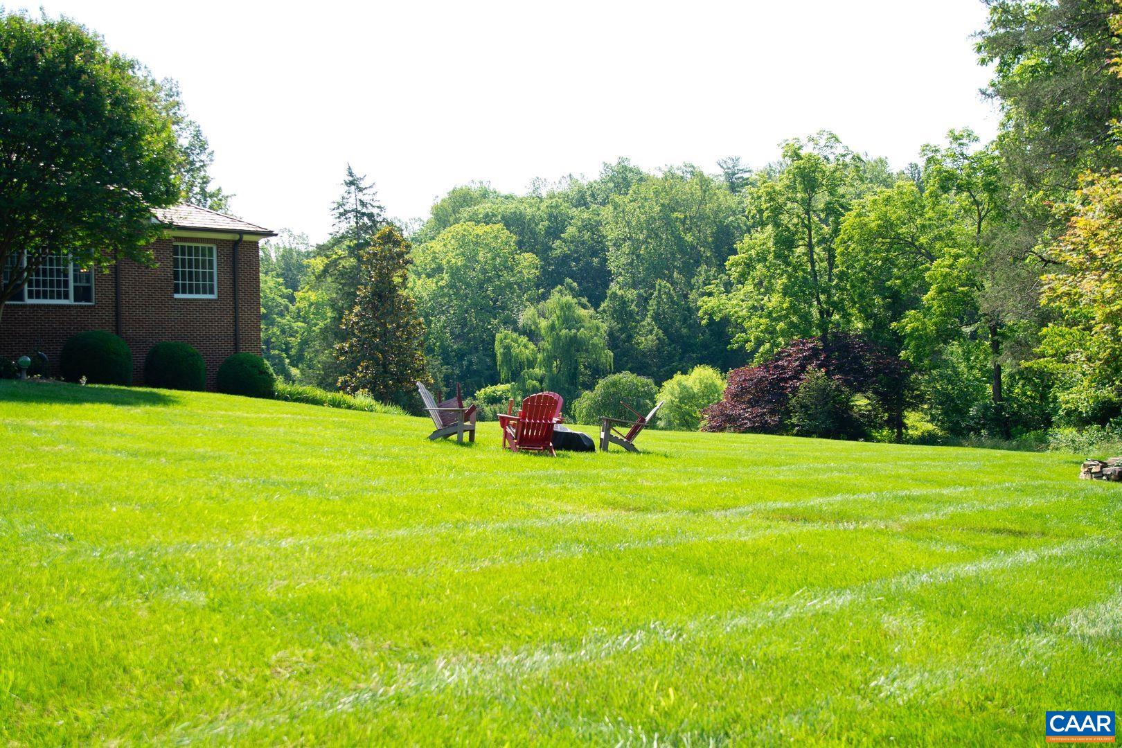 935 GARTH RD