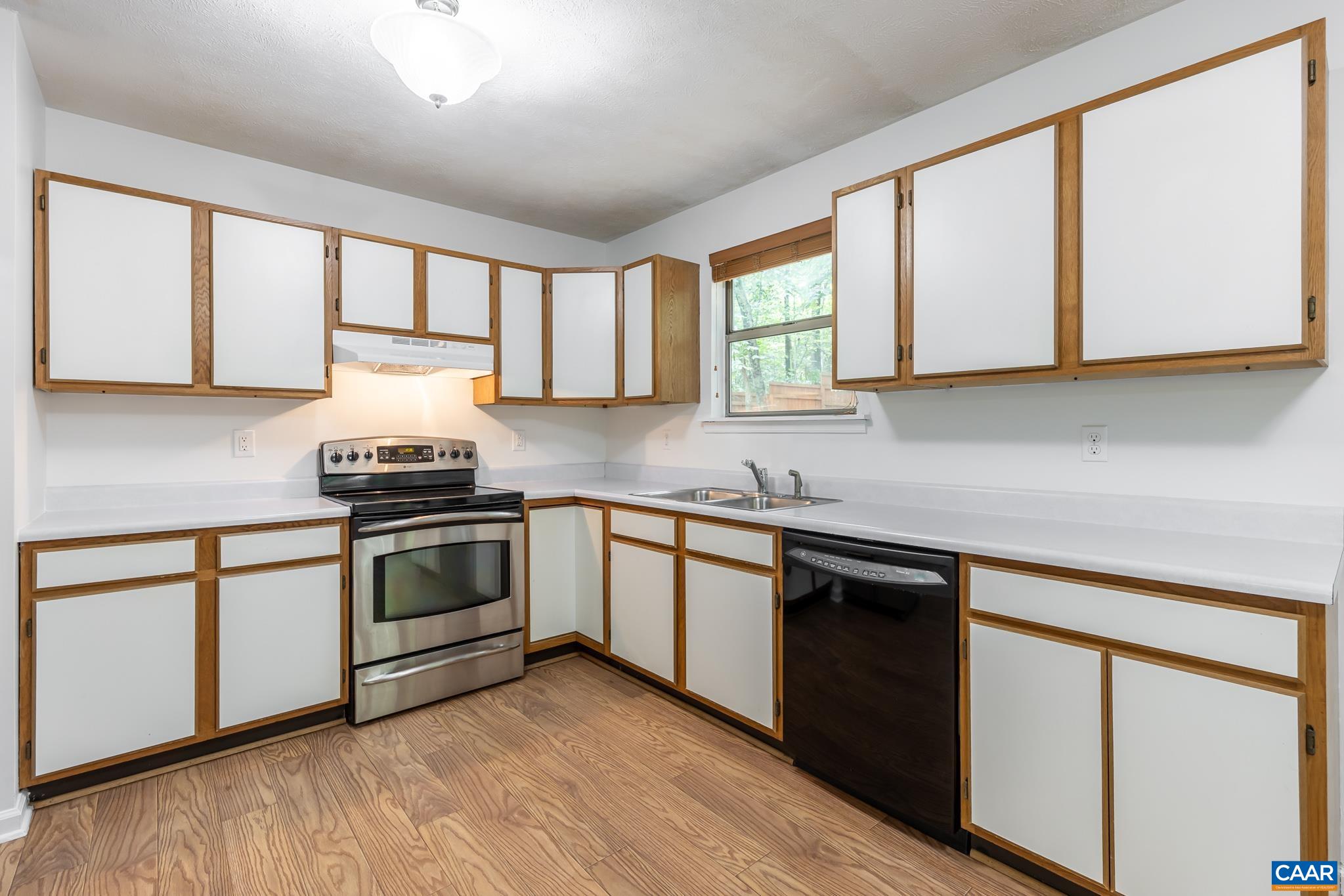 189 TALL PINES DR