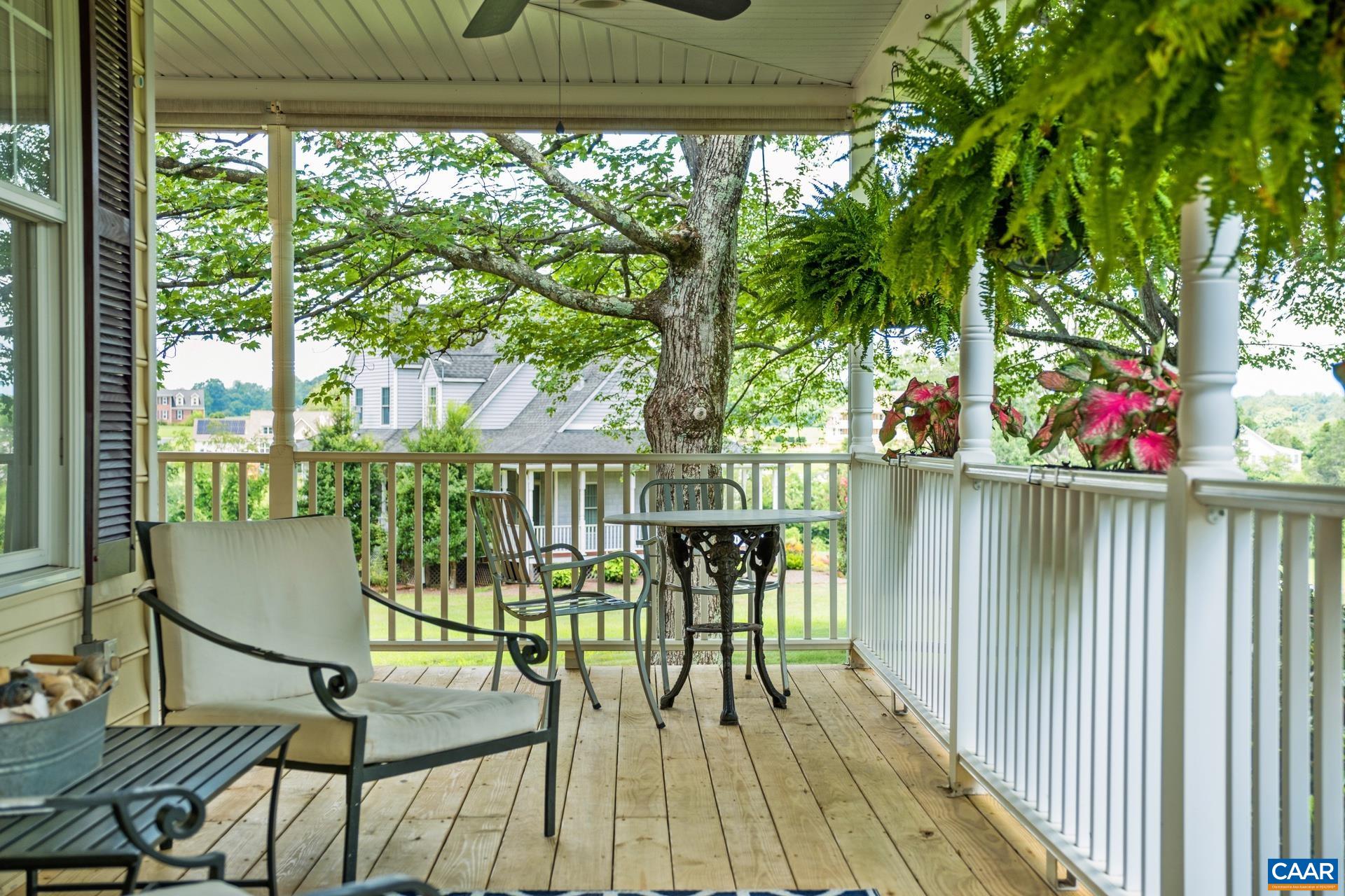 482 LONDON CT