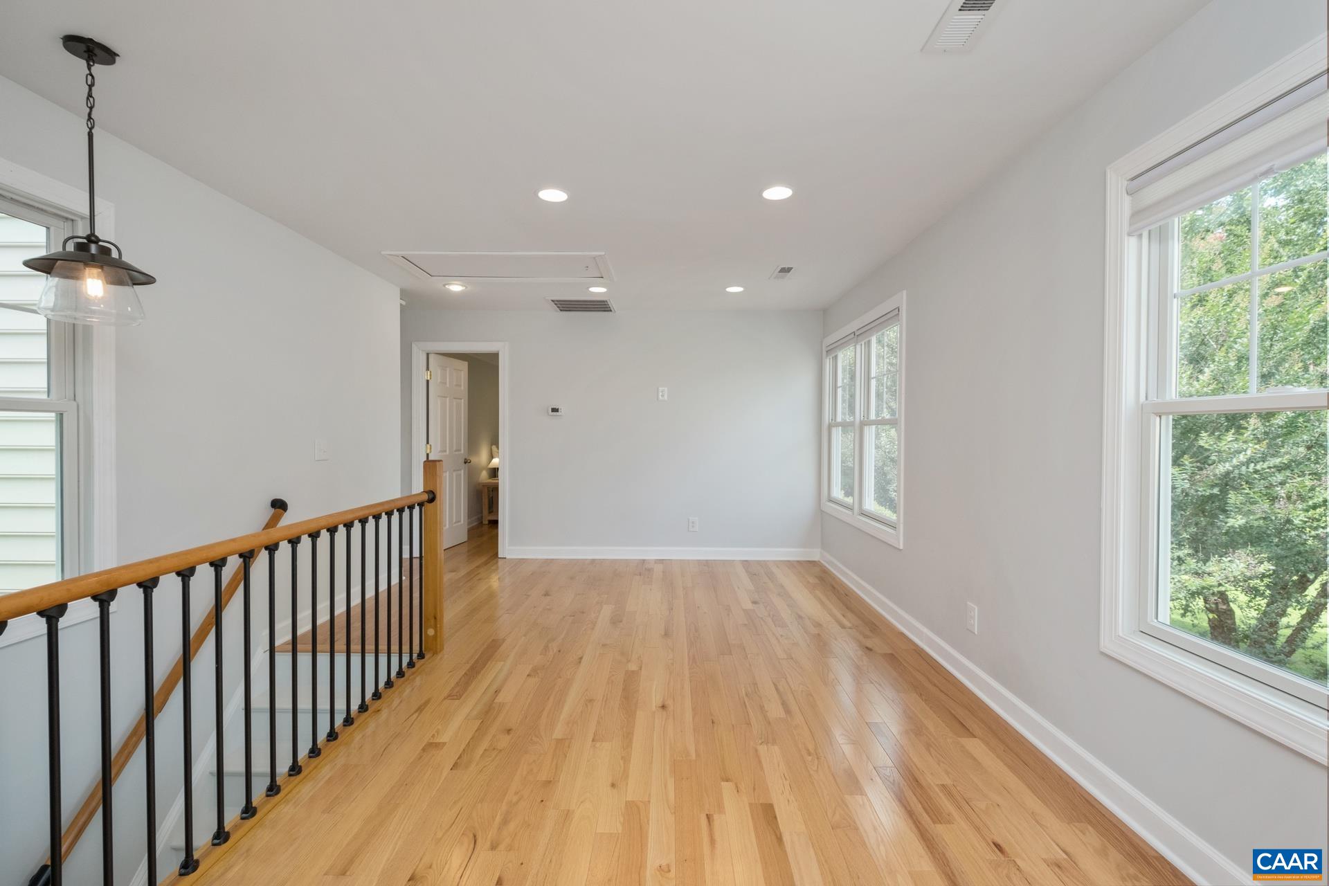 482 LONDON CT