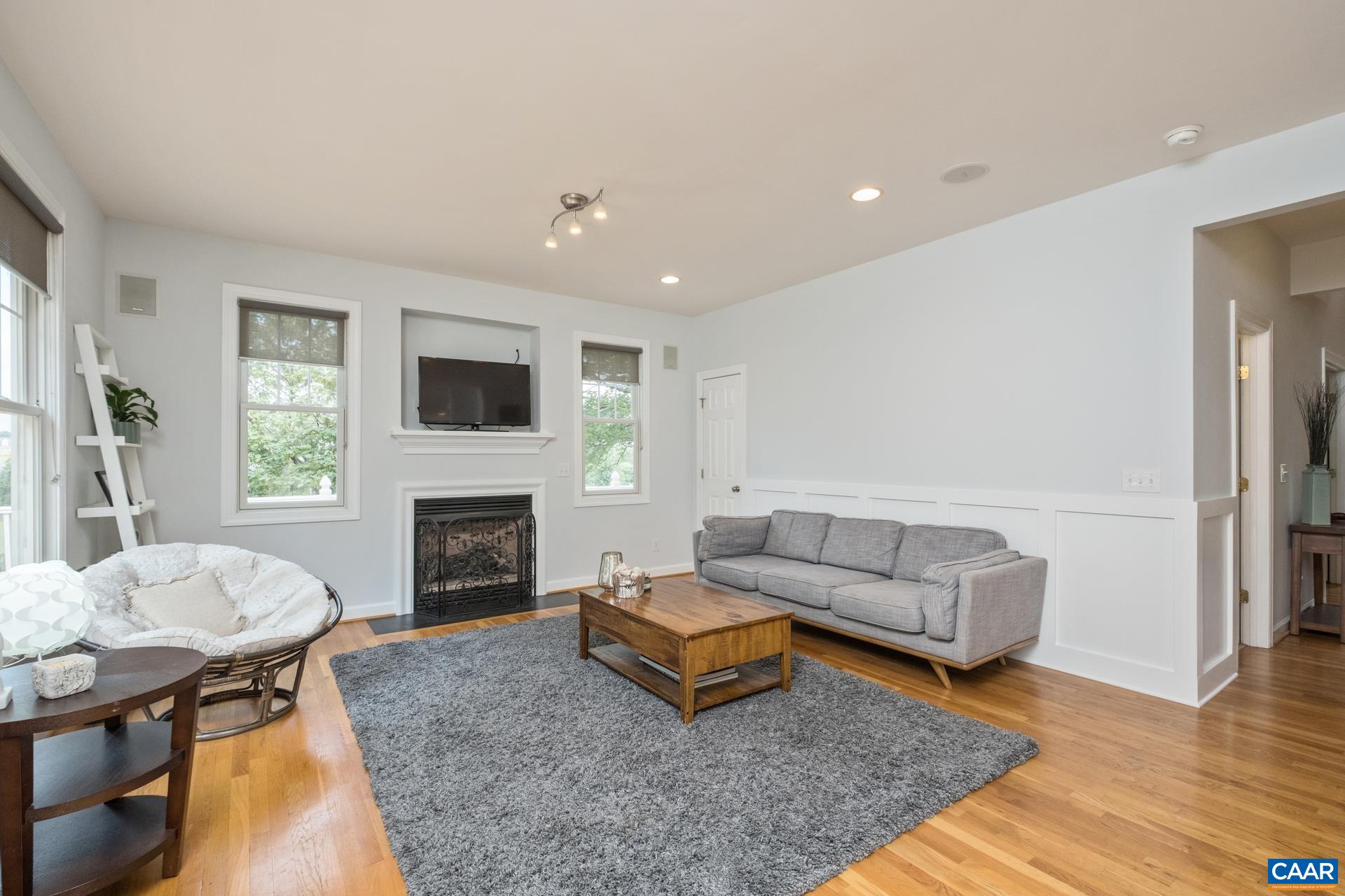 482 LONDON CT