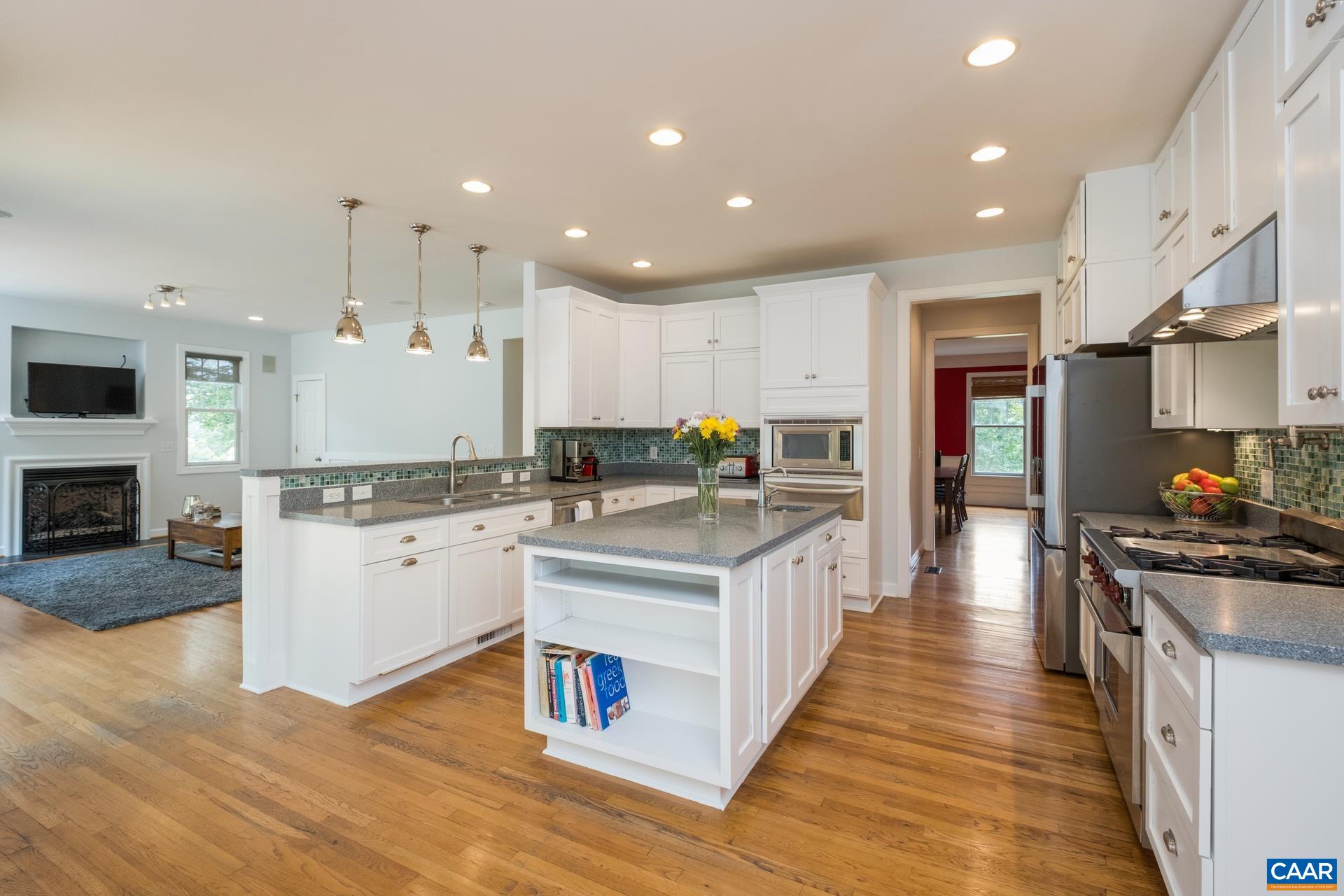482 LONDON CT