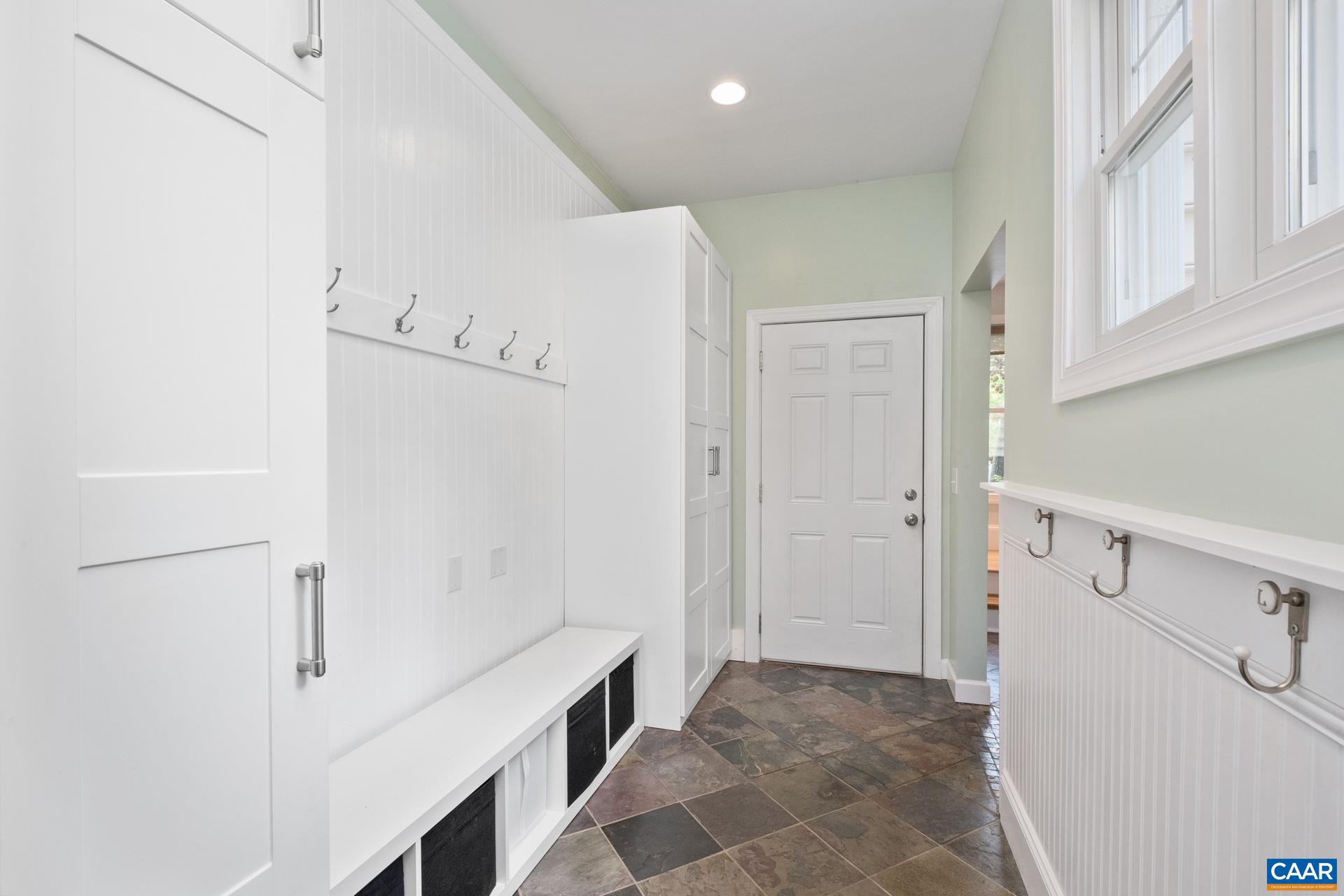 482 LONDON CT