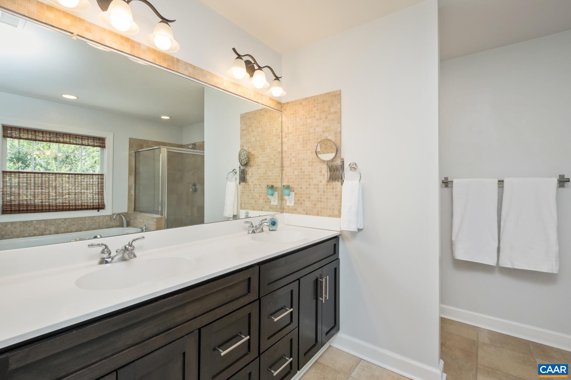 482 LONDON CT