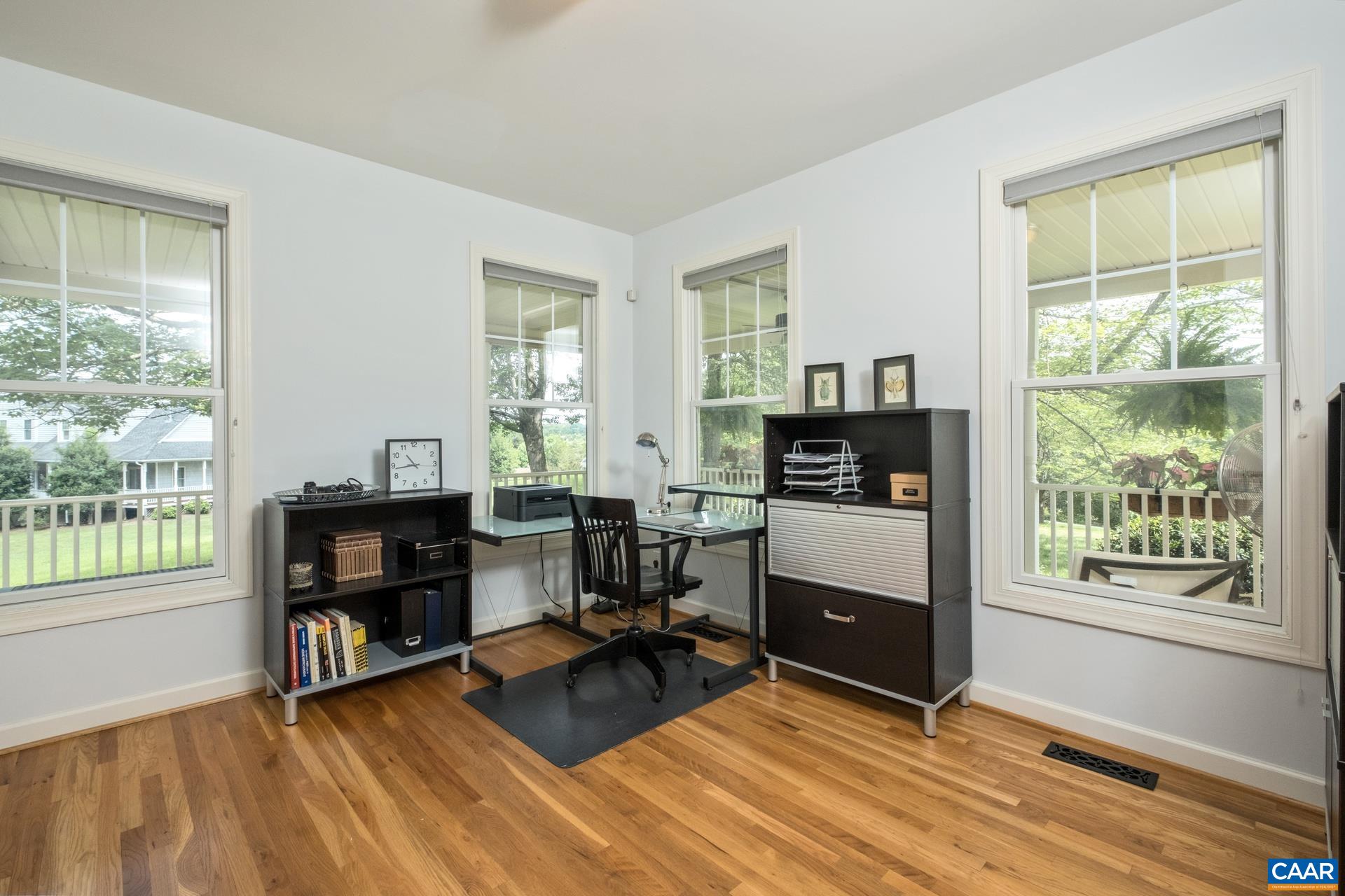 482 LONDON CT